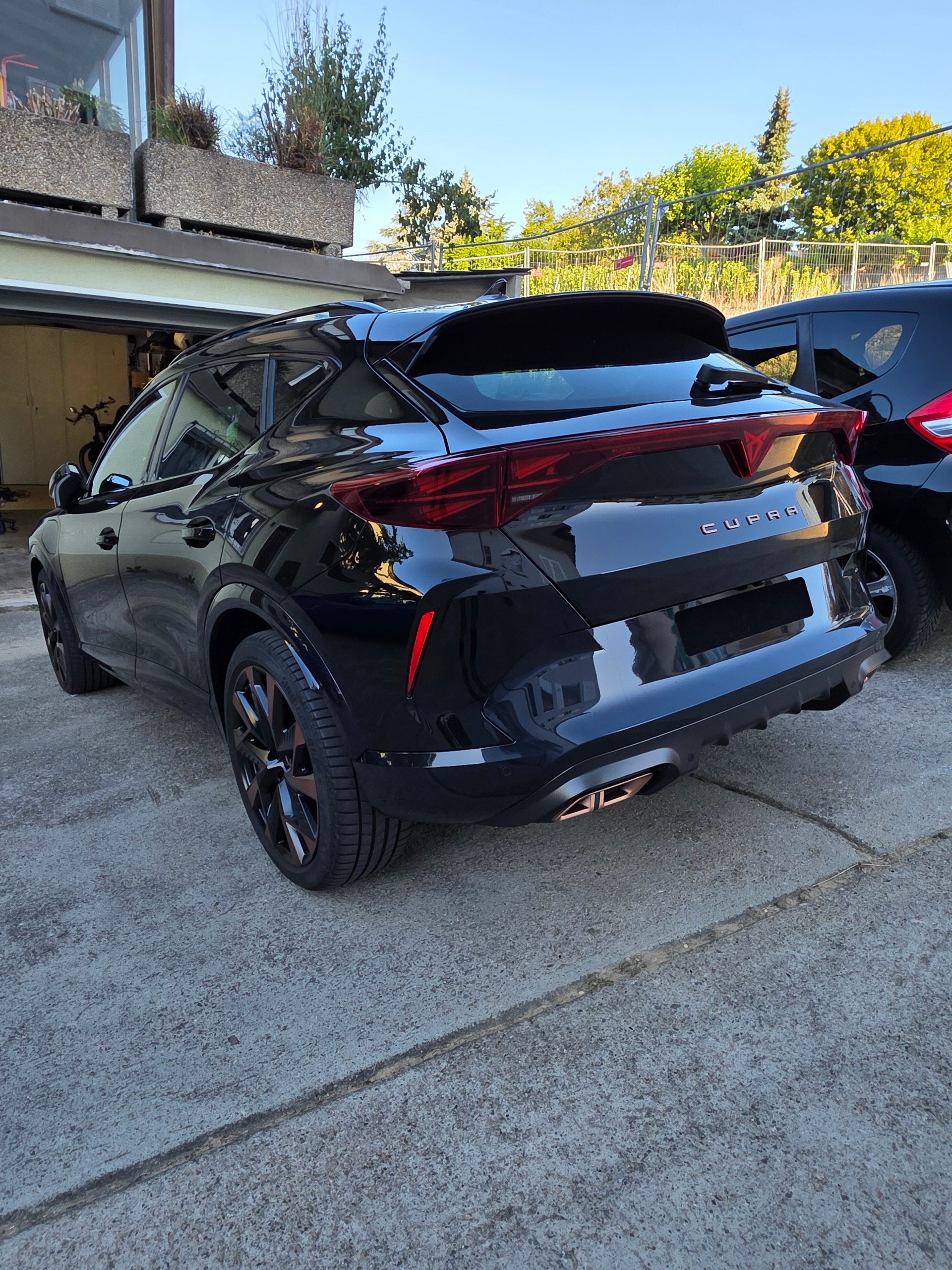 CUPRA 1.5 eHybrid VZ DSG-image-1