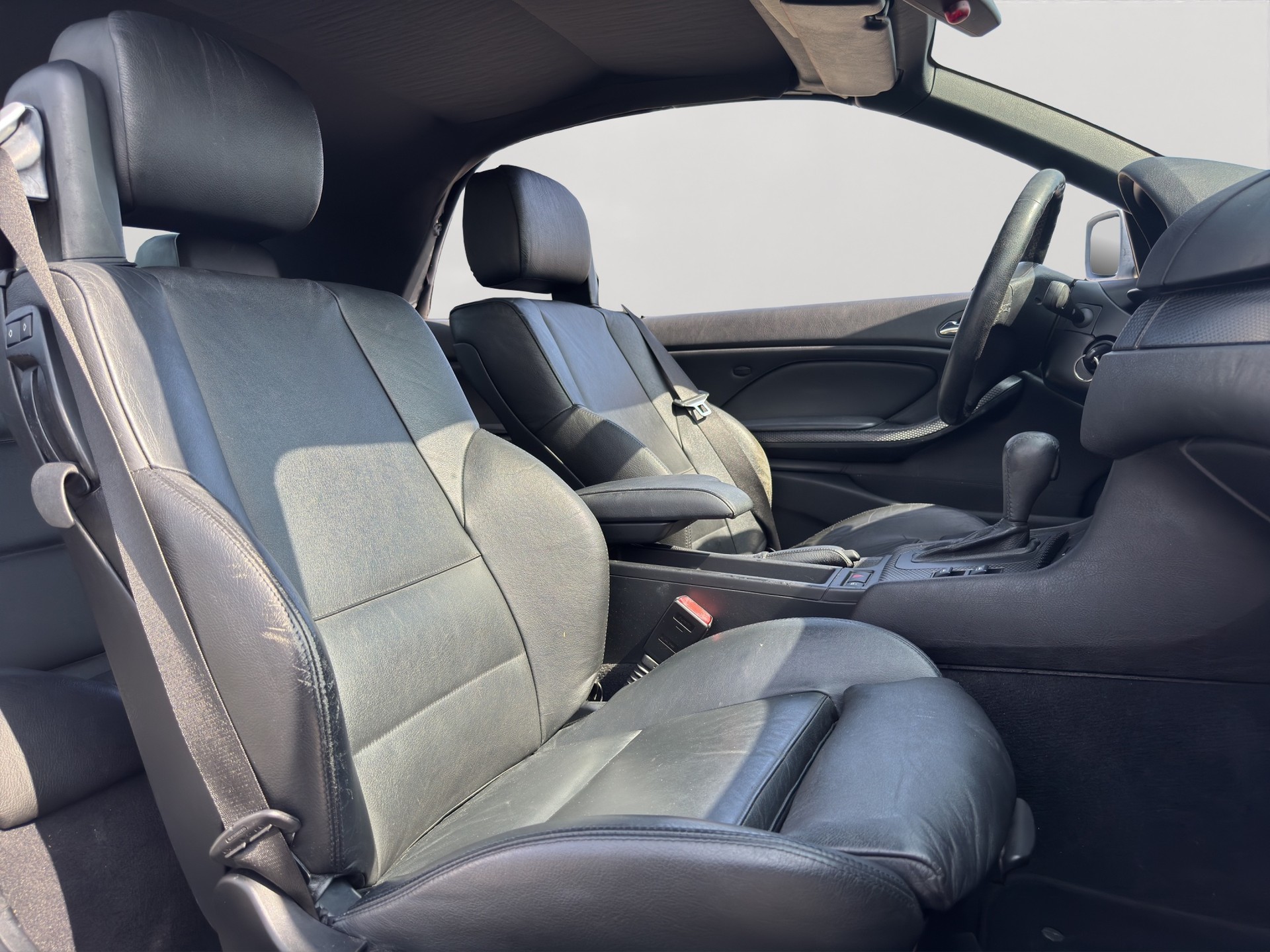 BMW 330Ci Cabriolet-image-9