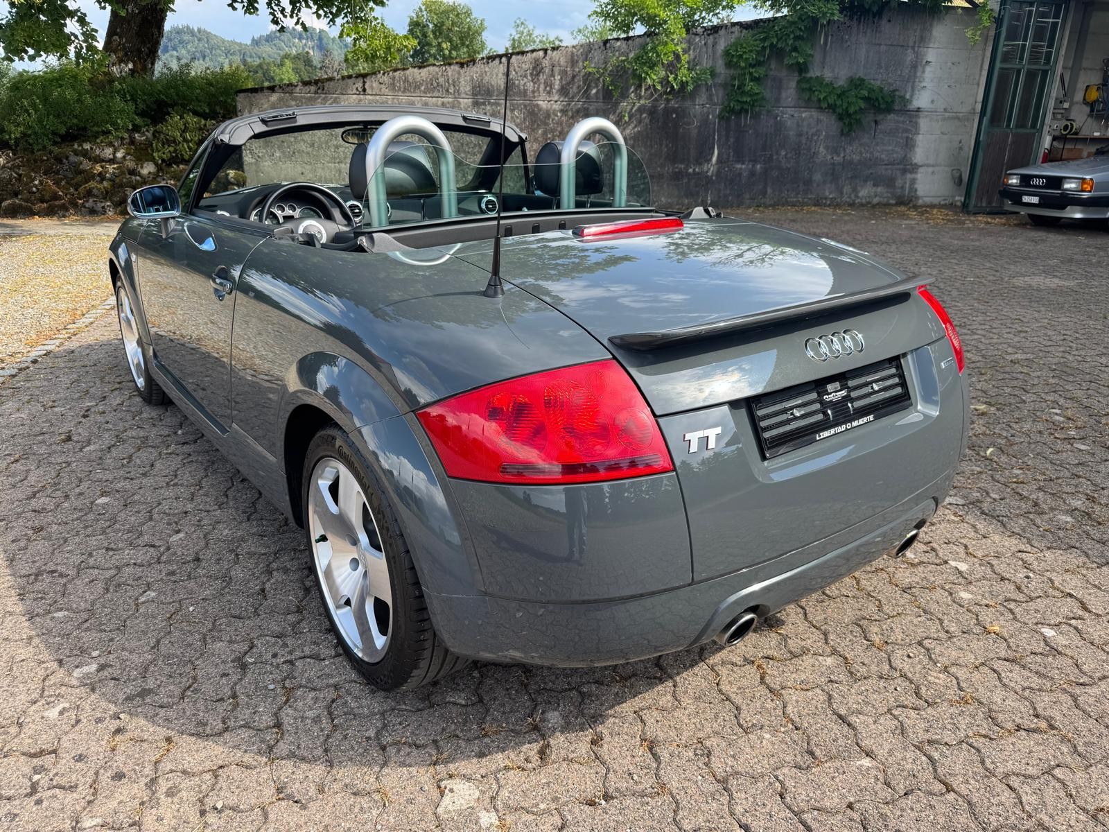 AUDI TT Roadster 1.8 T quattro-image-2
