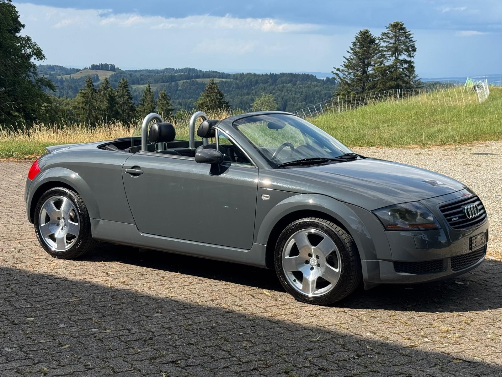 AUDI TT Roadster 1.8 T quattro-image-1