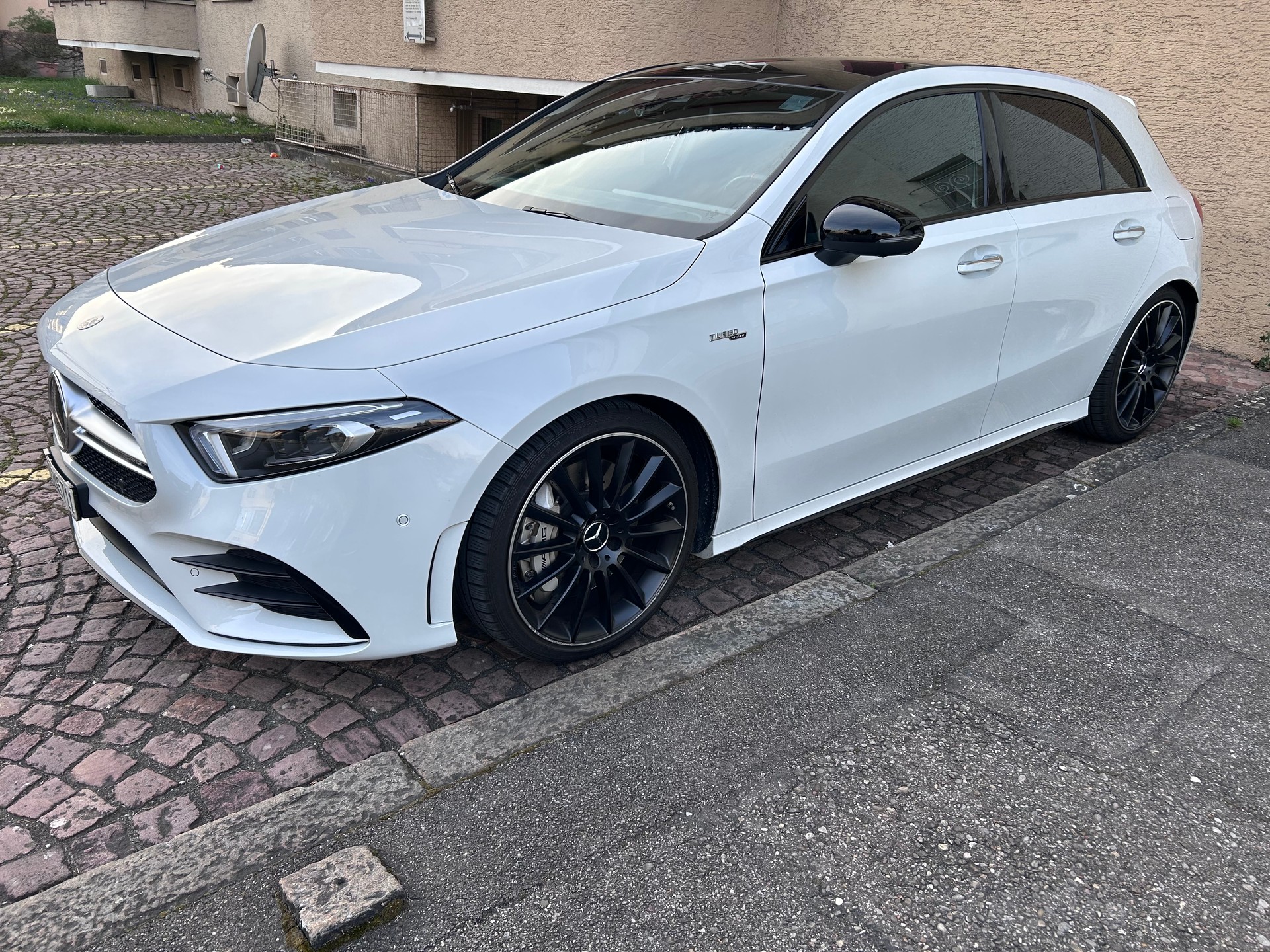 MERCEDES-BENZ A 35 AMG 4matic-image-5