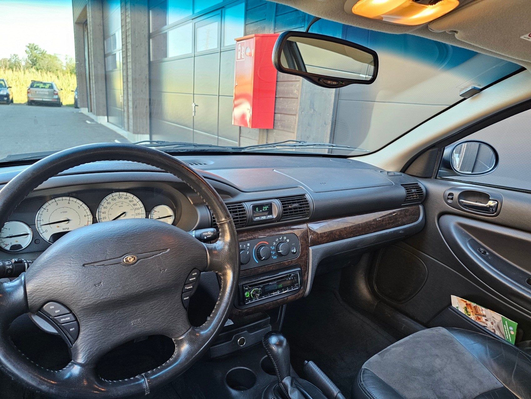 CHRYSLER Sebring 2.7 V6 Limited (LX)-image-8