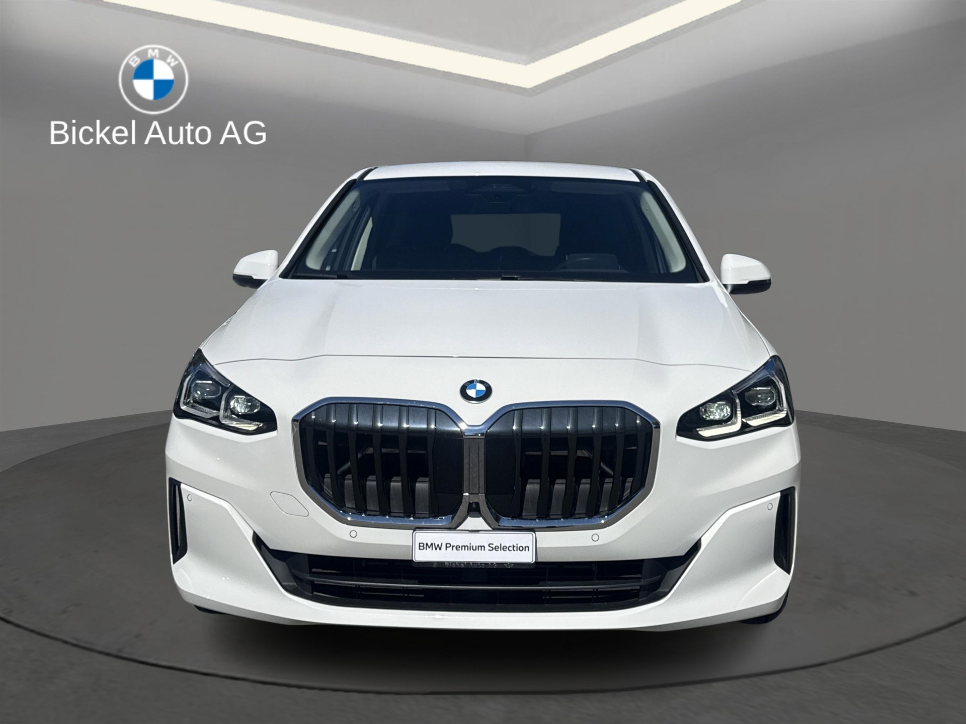 BMW 218d Active Tourer-image-4
