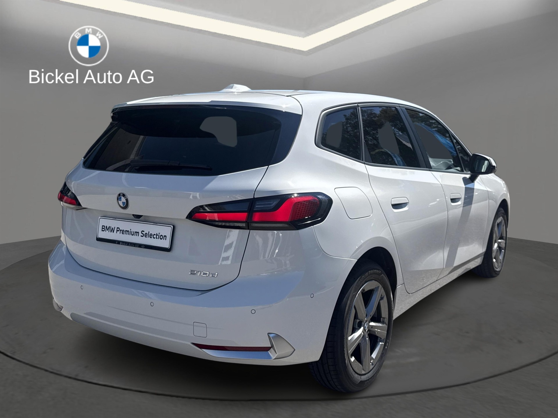 BMW 218d Active Tourer-showroom-element-2