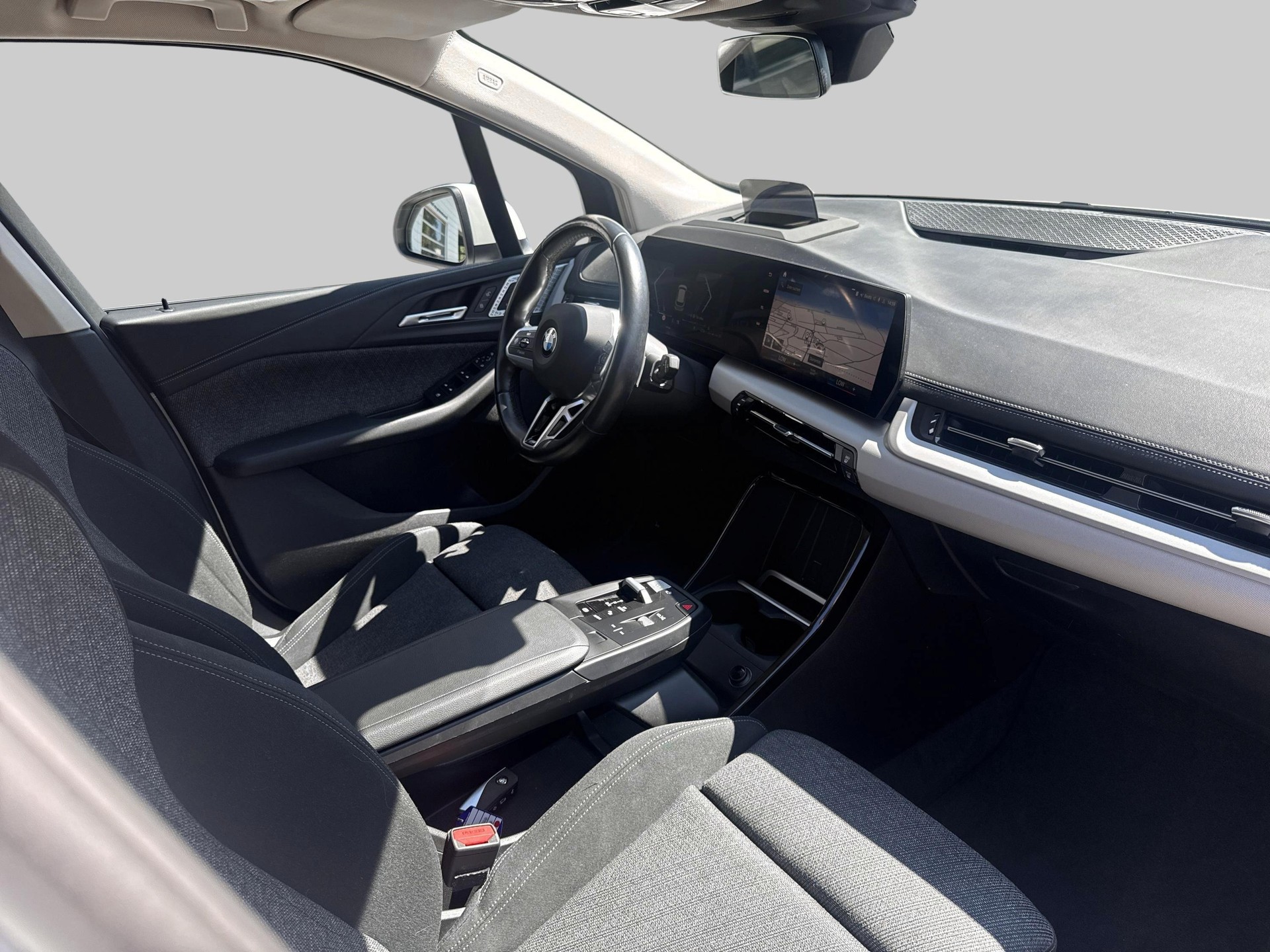 BMW 218d Active Tourer-image-8