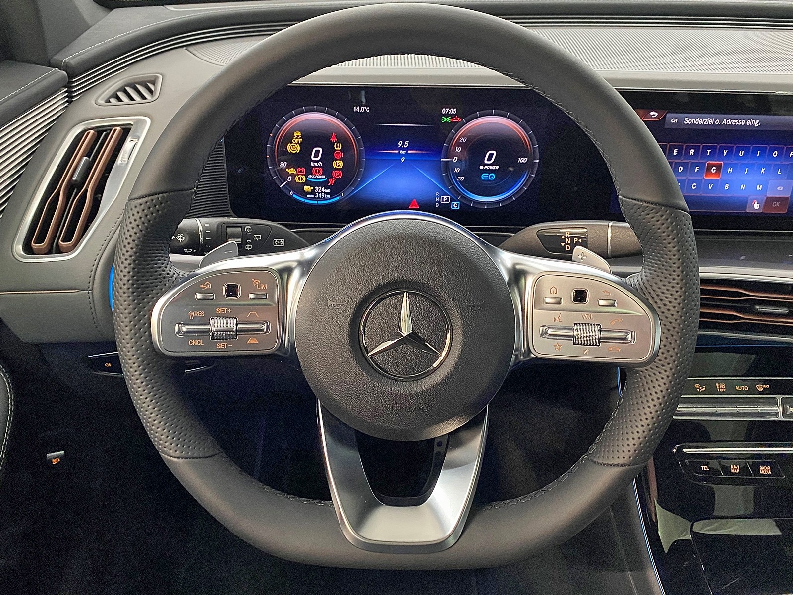 MERCEDES-BENZ EQC 400 AMG Line 4MATIC-image-12