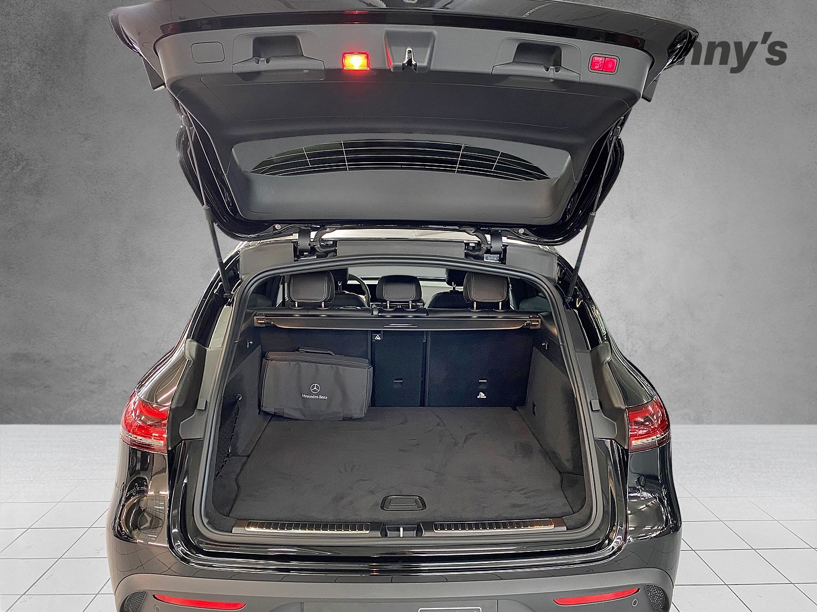 MERCEDES-BENZ EQC 400 AMG Line 4MATIC-image-4
