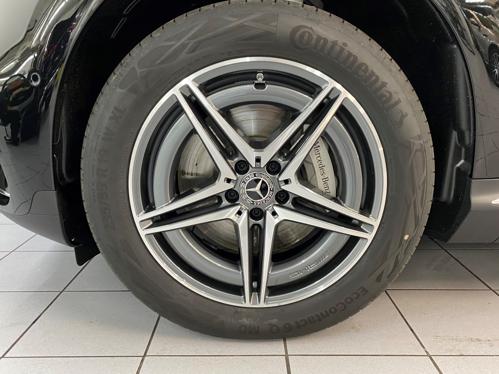MERCEDES-BENZ EQC 400 AMG Line 4MATIC-image-5