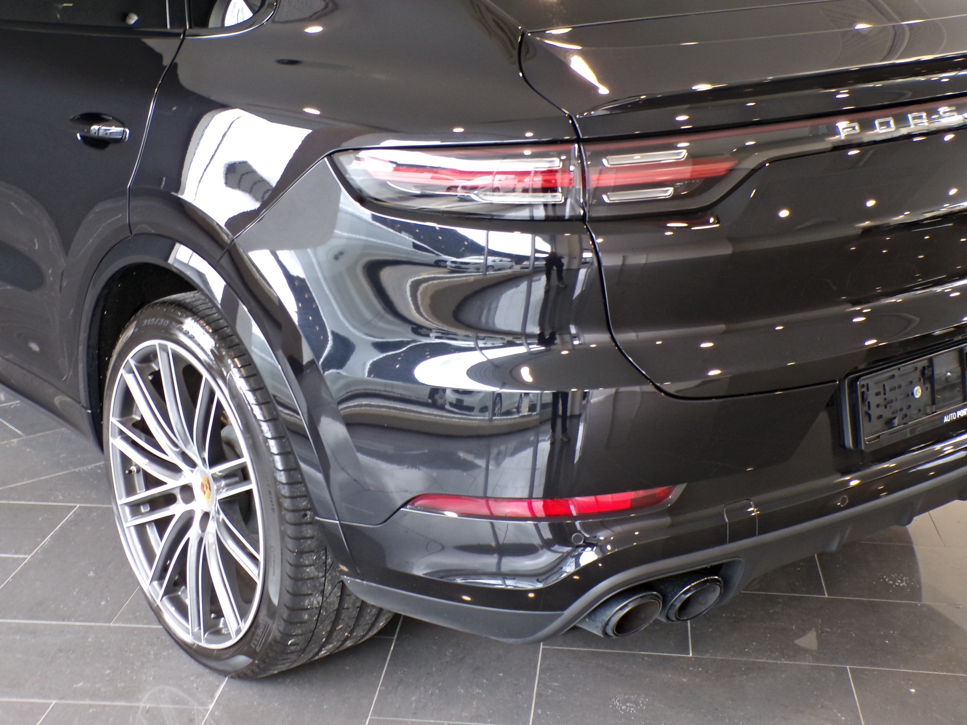 PORSCHE Cayenne Coupé-image-8