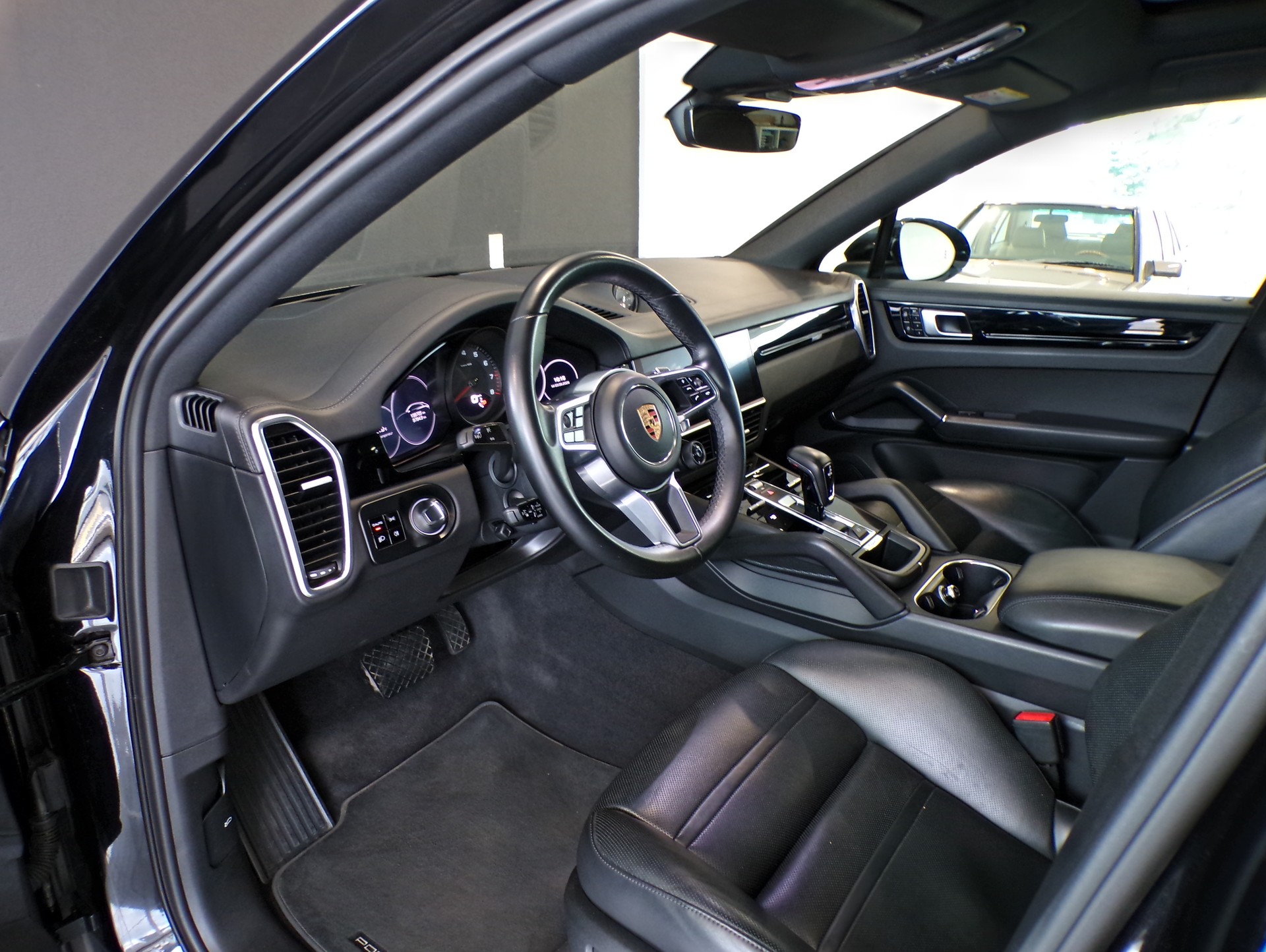 PORSCHE Cayenne Coupé-image-14