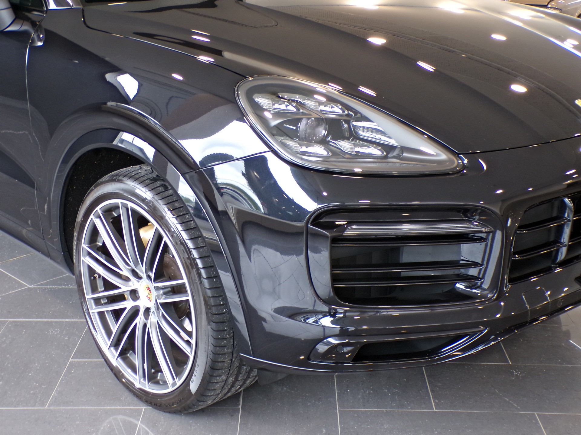 PORSCHE Cayenne Coupé-image-5