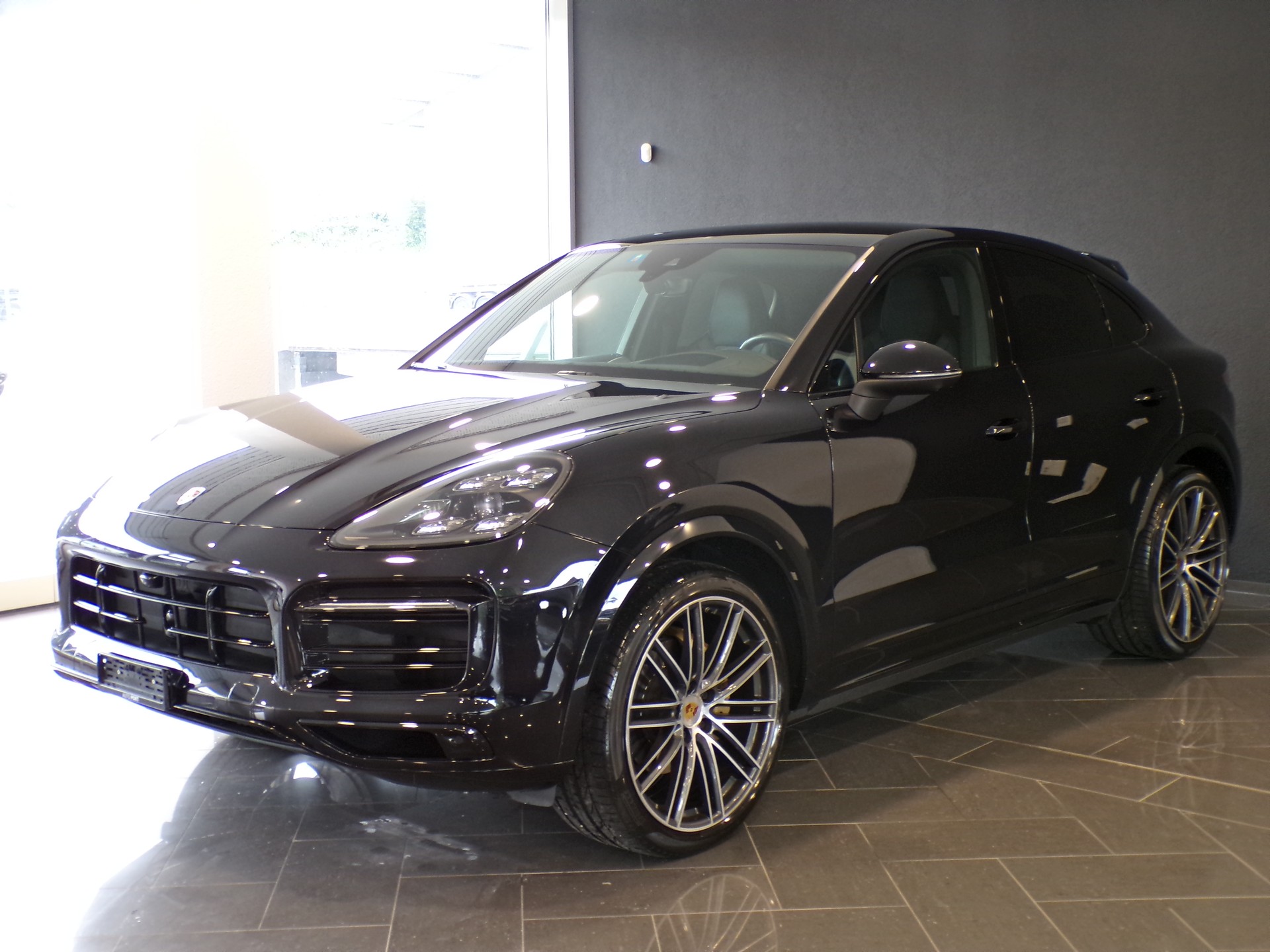 PORSCHE Cayenne Coupé-image-1