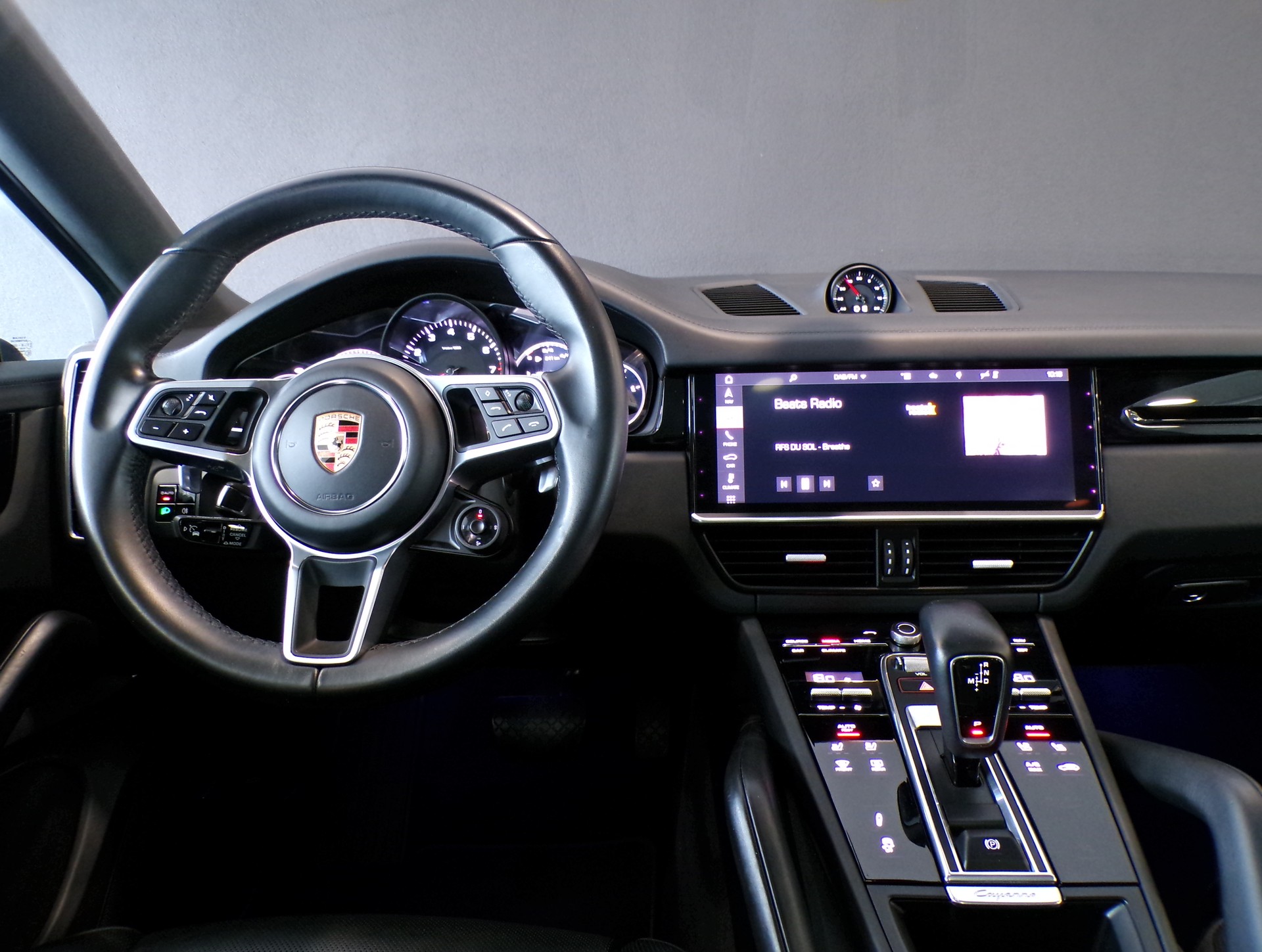 PORSCHE Cayenne Coupé-image-16