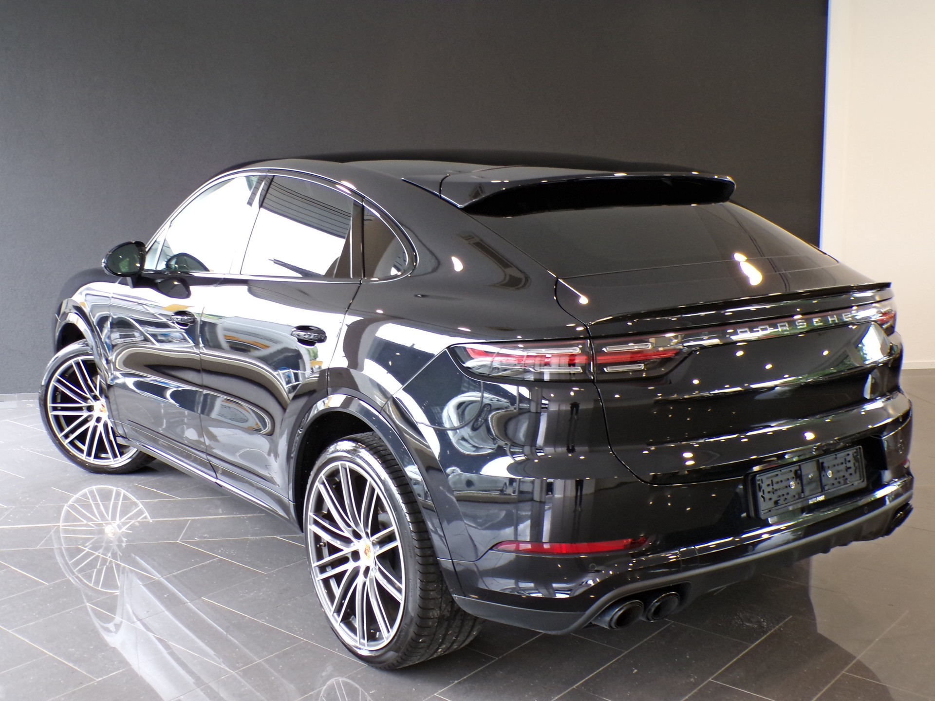 PORSCHE Cayenne Coupé-image-11