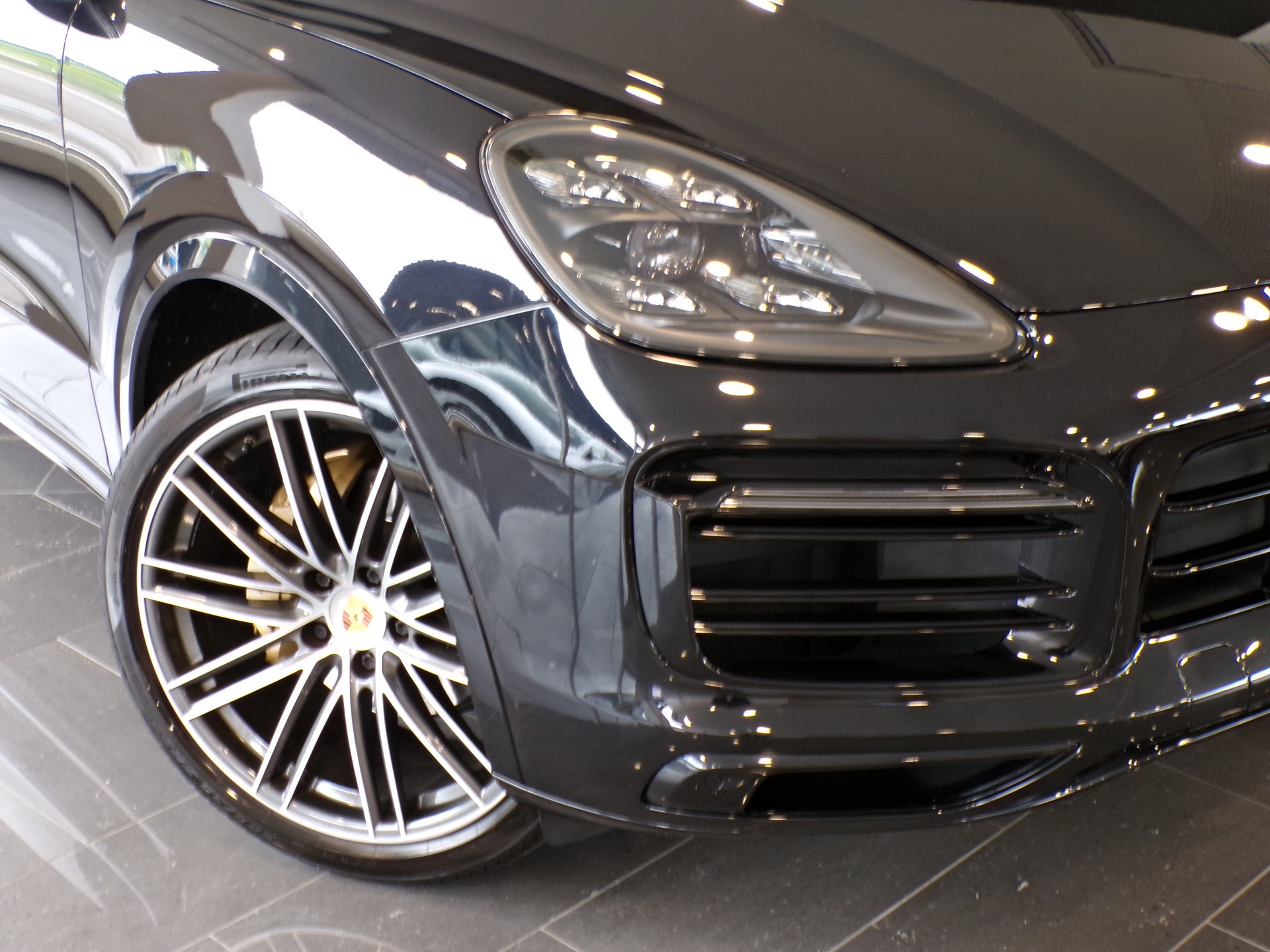 PORSCHE Cayenne Coupé-image-6