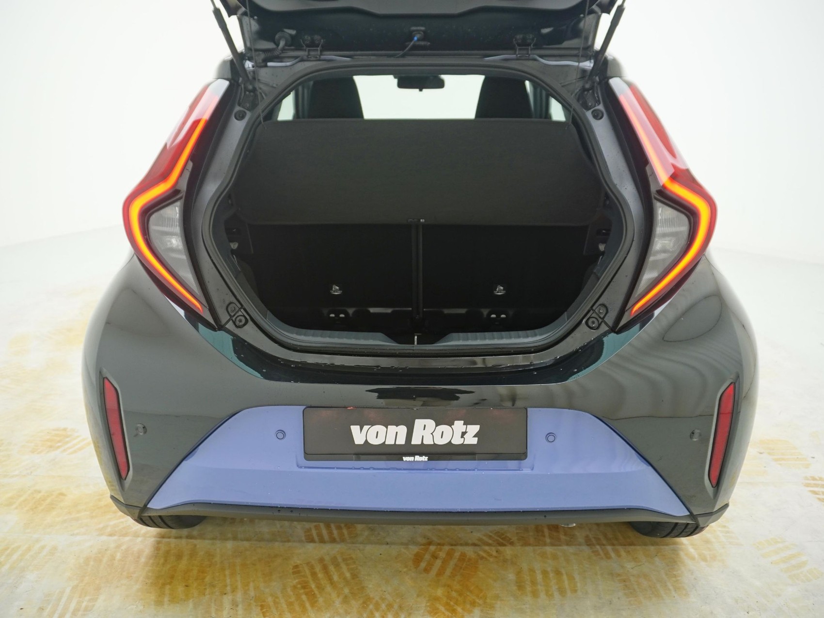 TOYOTA Aygo X 1.5 VVT-i HSD Trend-image-9