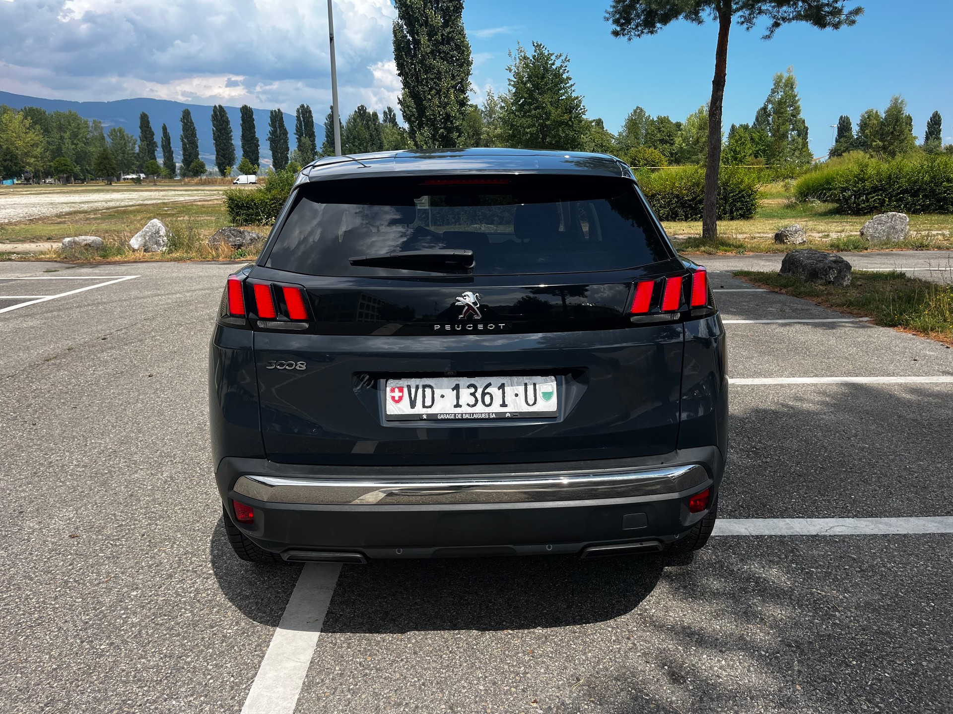 PEUGEOT 3008 1.2 PureTech GT Line EAT-image-2