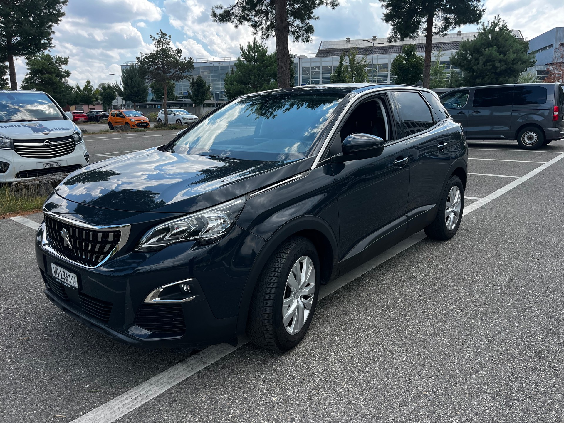 PEUGEOT 3008 1.2 PureTech GT Line EAT-image-9