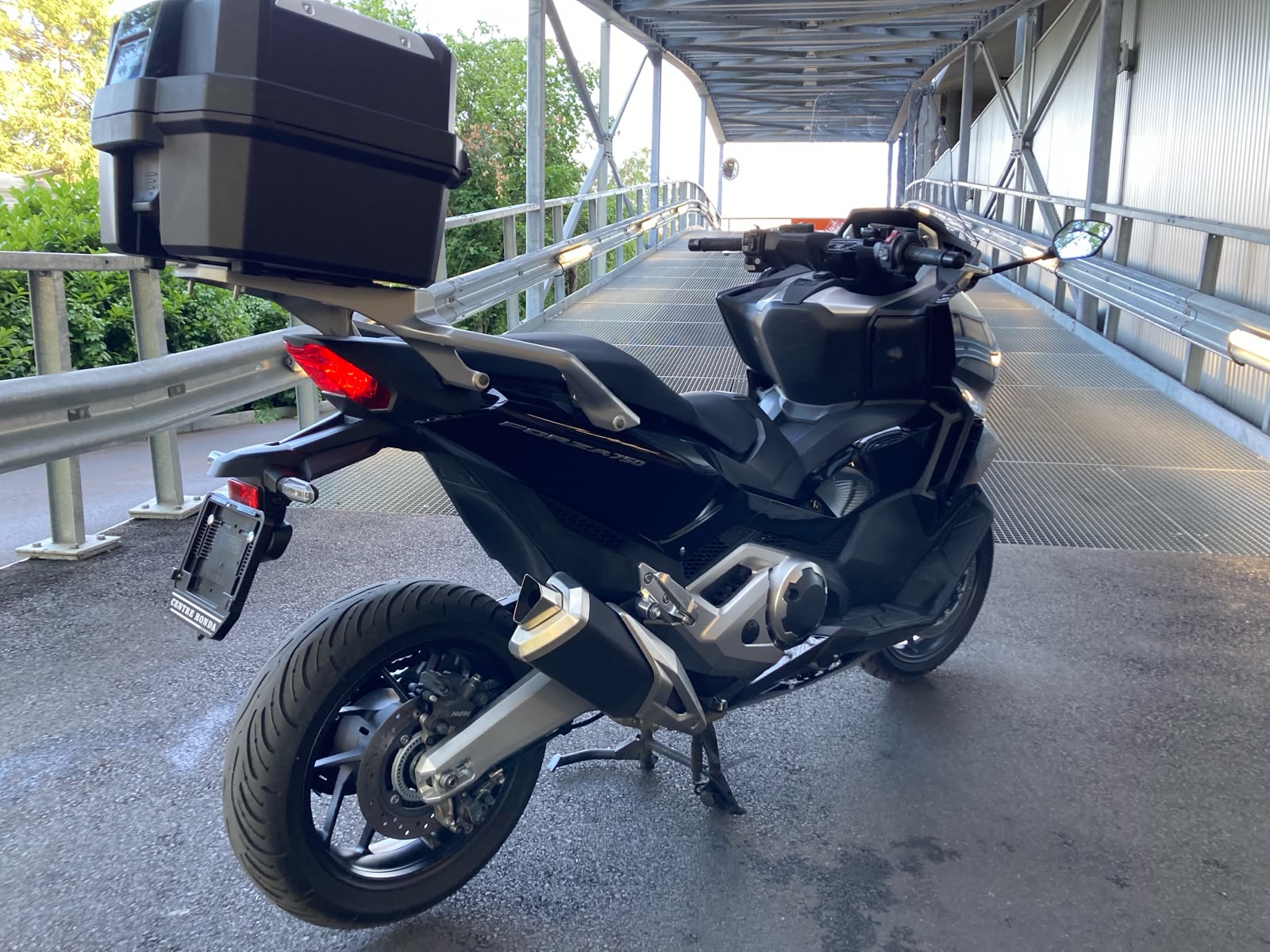 HONDA NSS 750-showroom-element-2