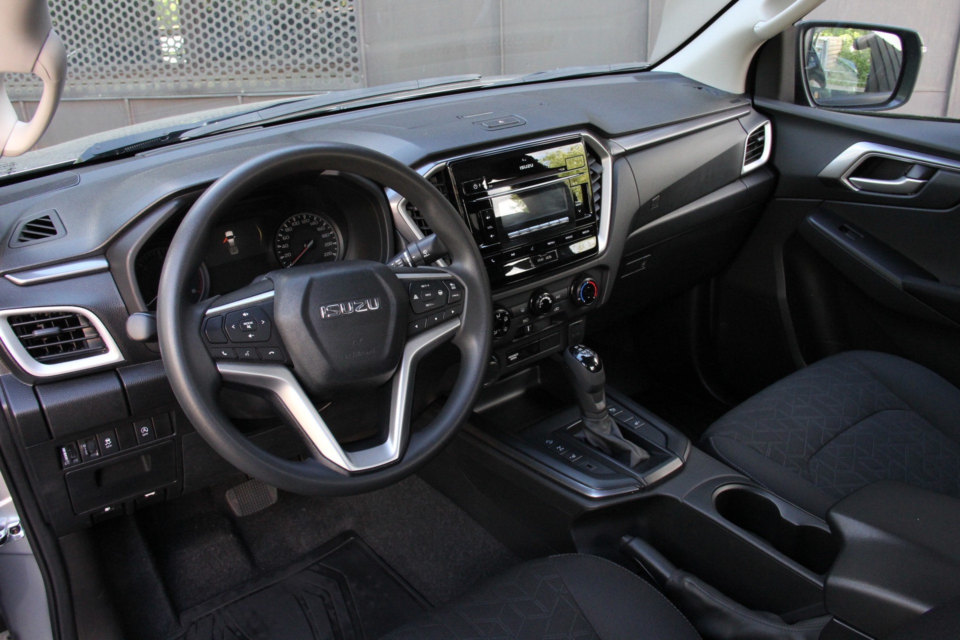 ISUZU D-MAX 1.9 SpaceCab N60B 4x4 **KIPPER-3-SEITEN** ANHÄNGERKUP.-3500Kg **5-JAHRE-WERKSGARANTIE** **AUTOMAT** *EDELSTAHL-BODEN*-image-7
