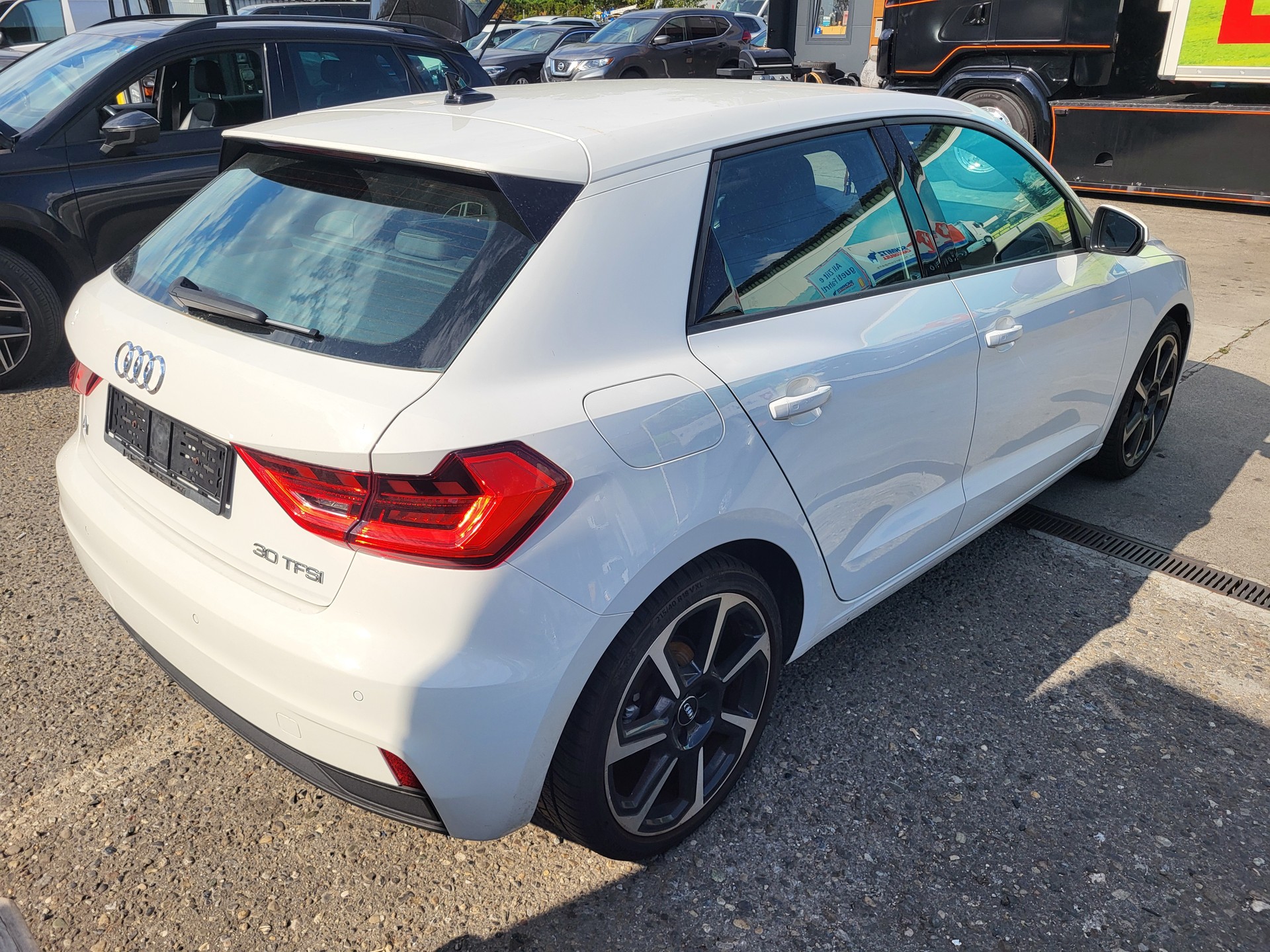 AUDI A1 Sportback 30 TFSI S Line S-tronic-image-3