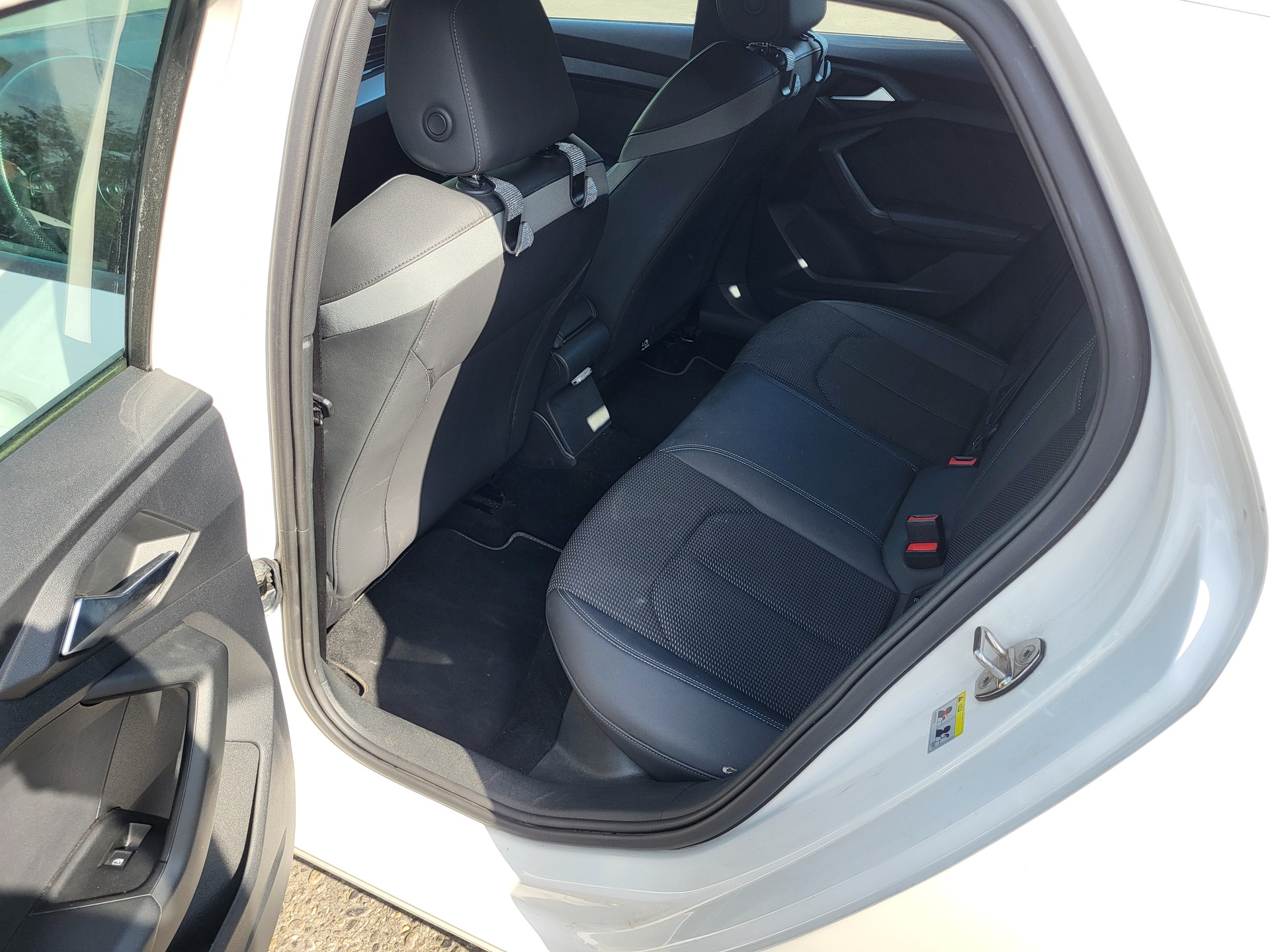 AUDI A1 Sportback 30 TFSI S Line S-tronic-image-9