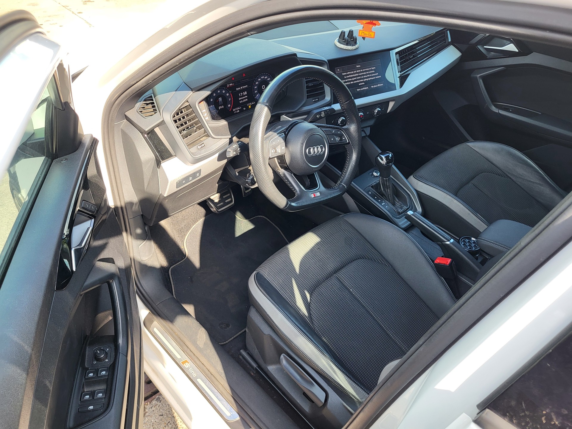 AUDI A1 Sportback 30 TFSI S Line S-tronic-image-10
