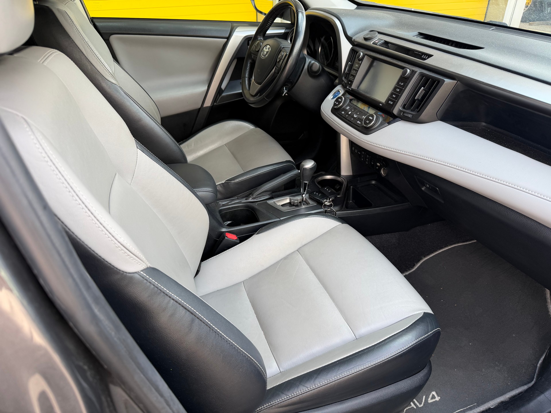 TOYOTA RAV-4 2.5 HSD Sol Premium e-CVT-image-11
