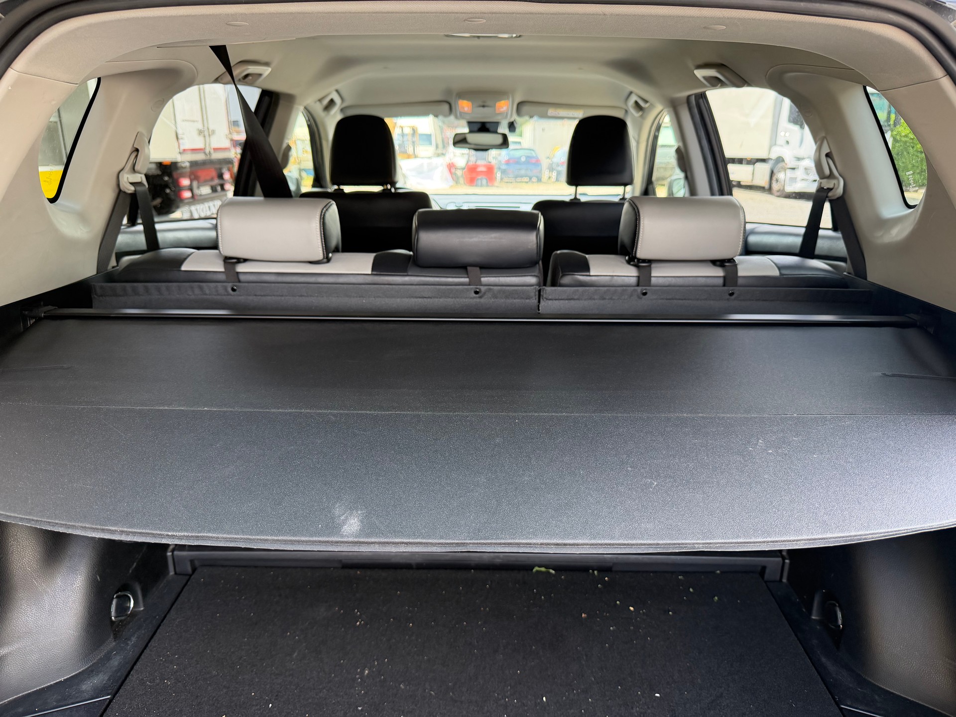 TOYOTA RAV-4 2.5 HSD Sol Premium e-CVT-image-15