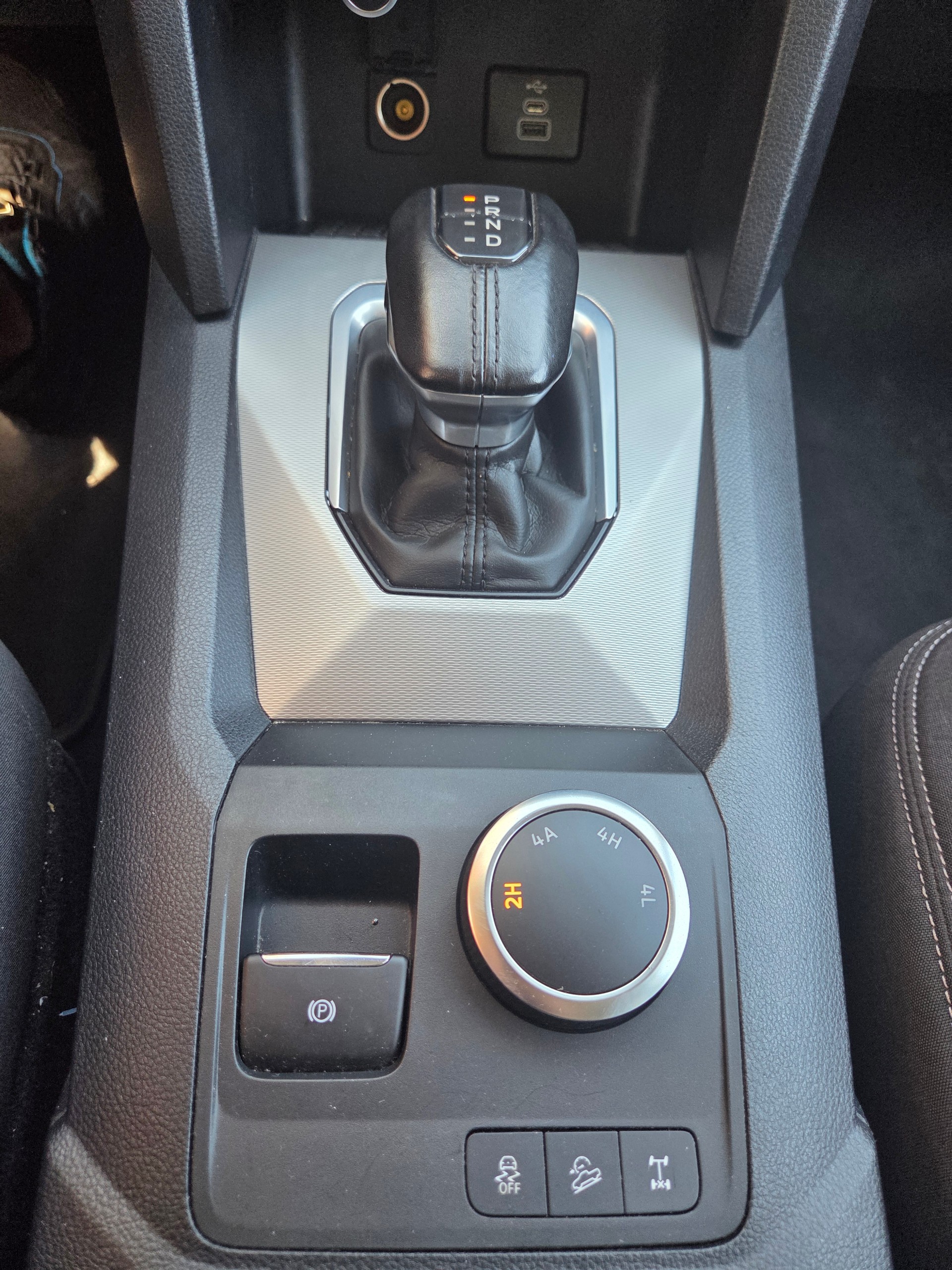 VW AMAROK-image-10