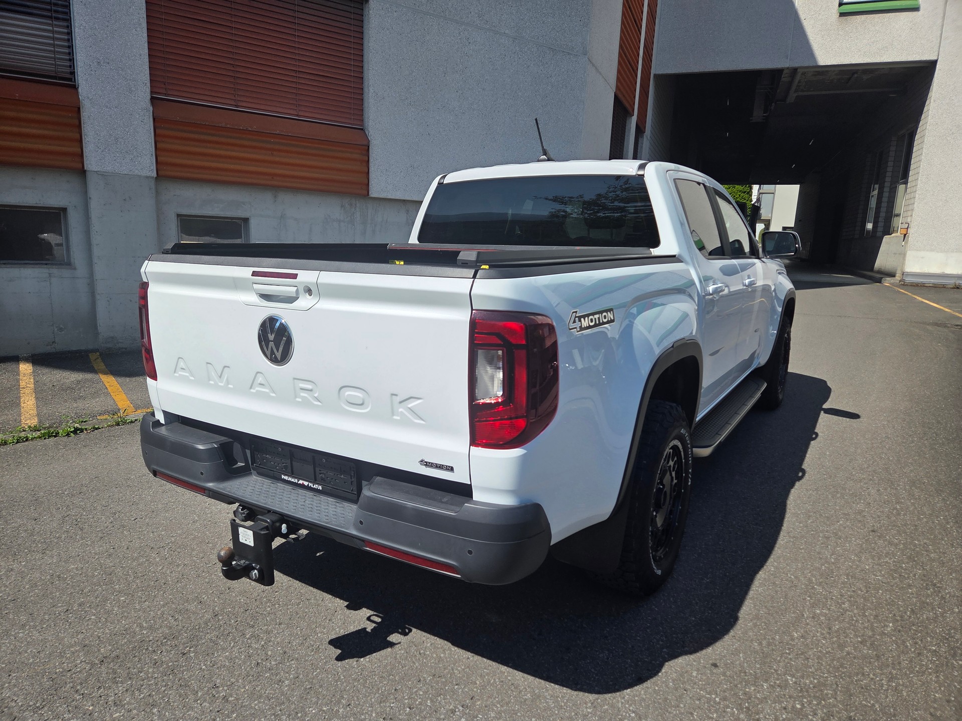 VW AMAROK-image-2