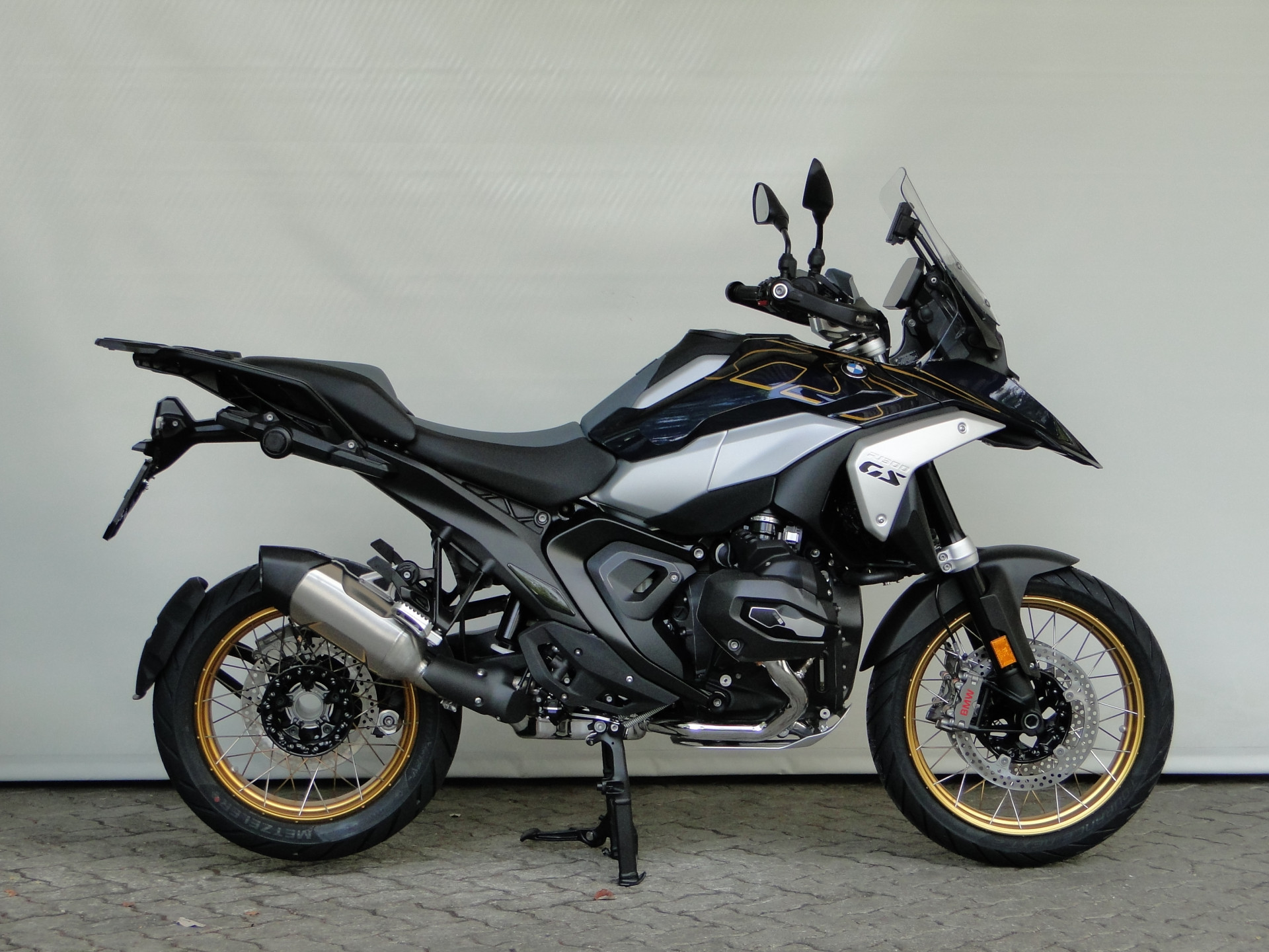 BMW R 1300 GS ASA BOXER BONUS CHF 1'500.- & 2.9% LEASING-showroom-element-1