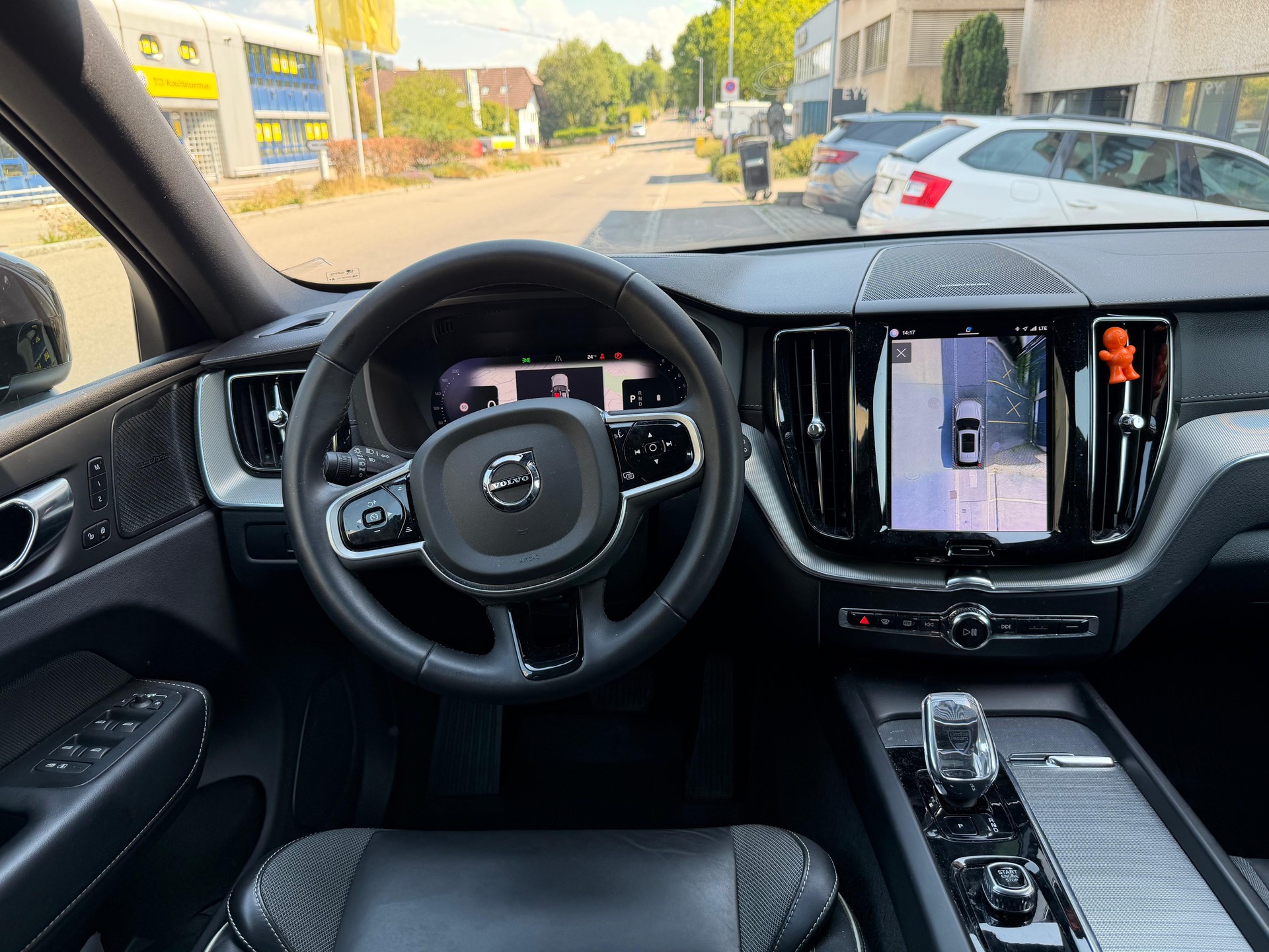 VOLVO 2.0 B5 MH Ultimate Dark AWD-image-5
