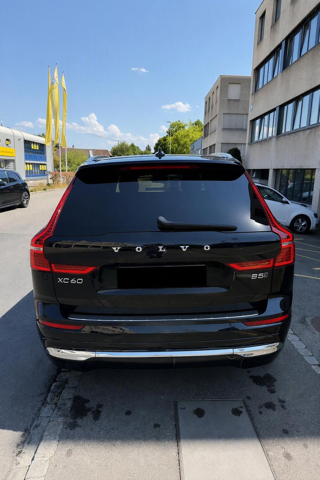 VOLVO 2.0 B5 MH Ultimate Dark AWD-image-1