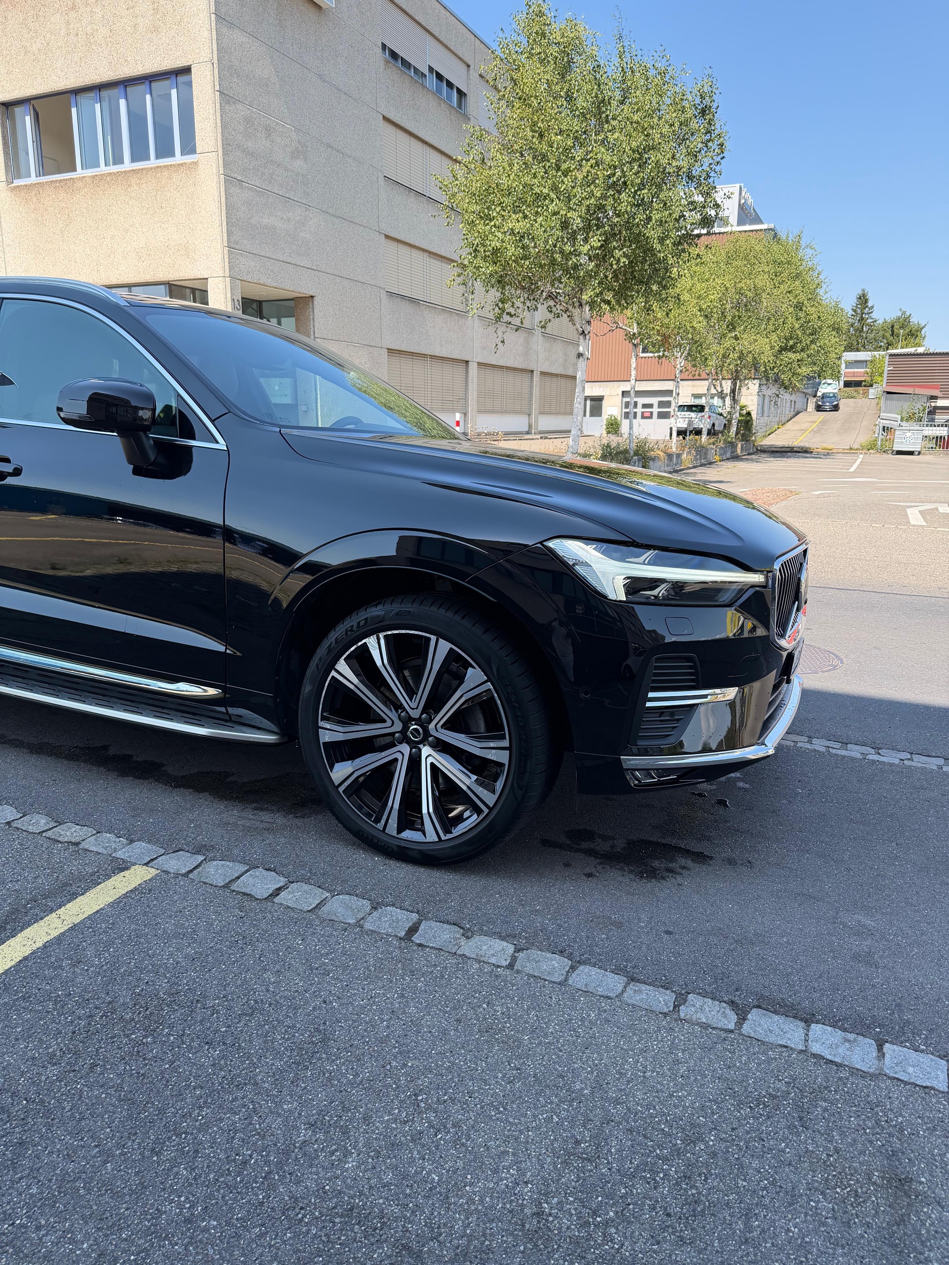 VOLVO 2.0 B5 MH Ultimate Dark AWD-image-4
