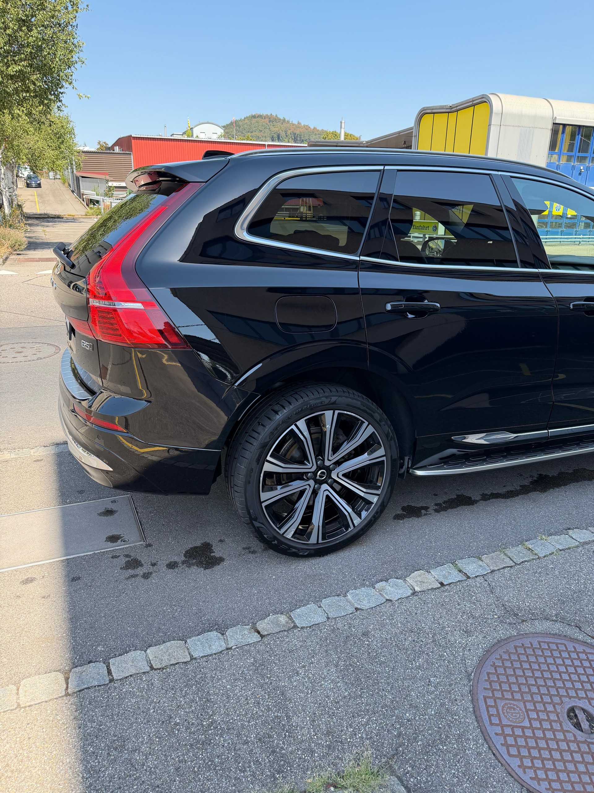 VOLVO 2.0 B5 MH Ultimate Dark AWD-image-2