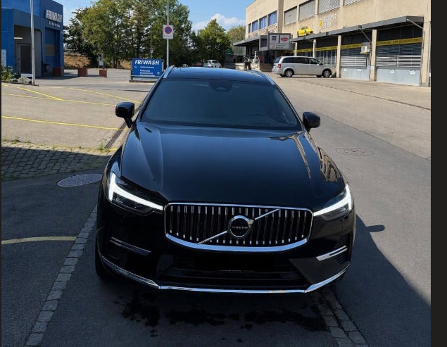 VOLVO 2.0 B5 MH Ultimate Dark AWD-image-0