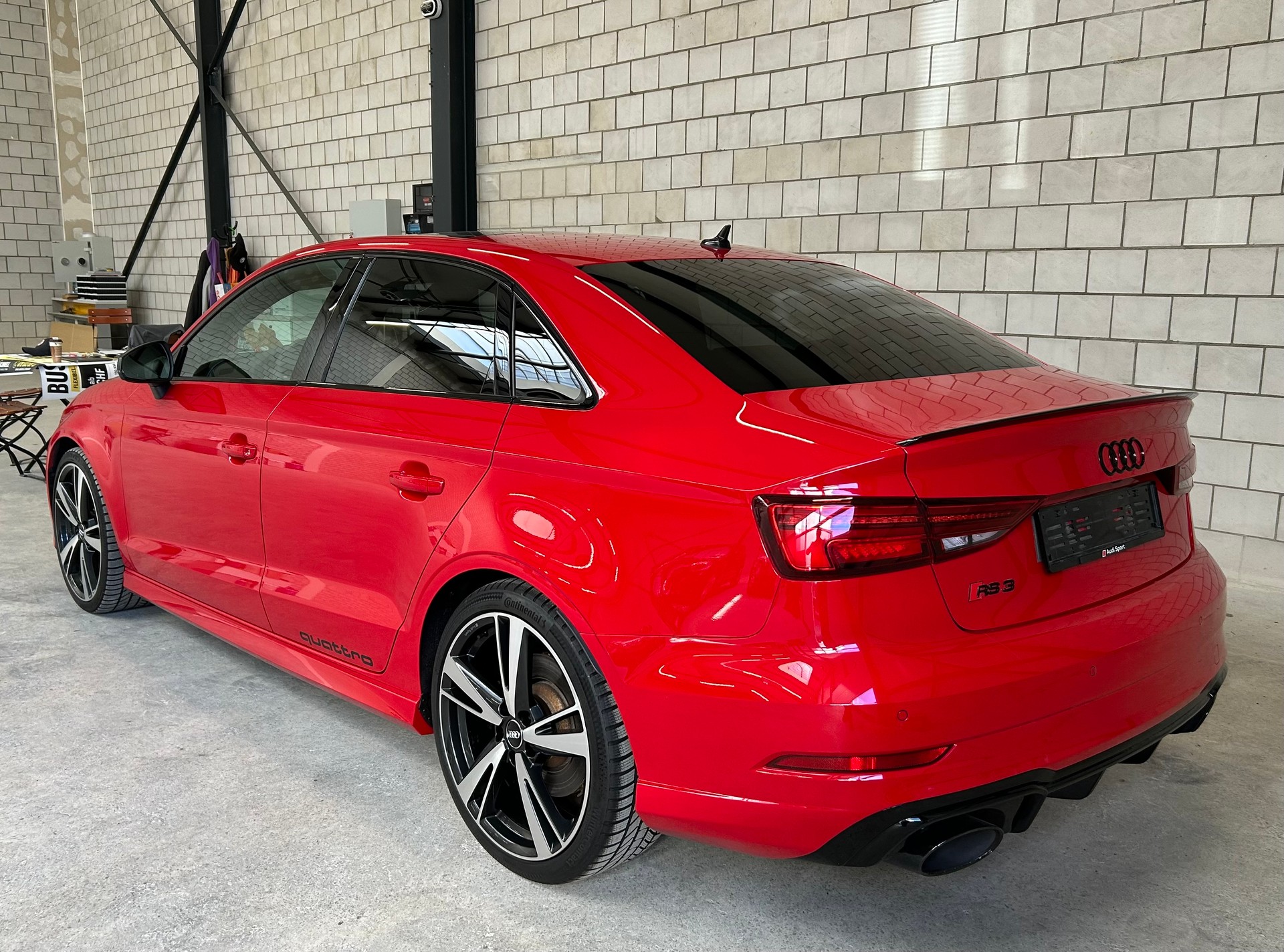 AUDI RS3 Limousine 2.5 TSI quattro S-tronic-image-4