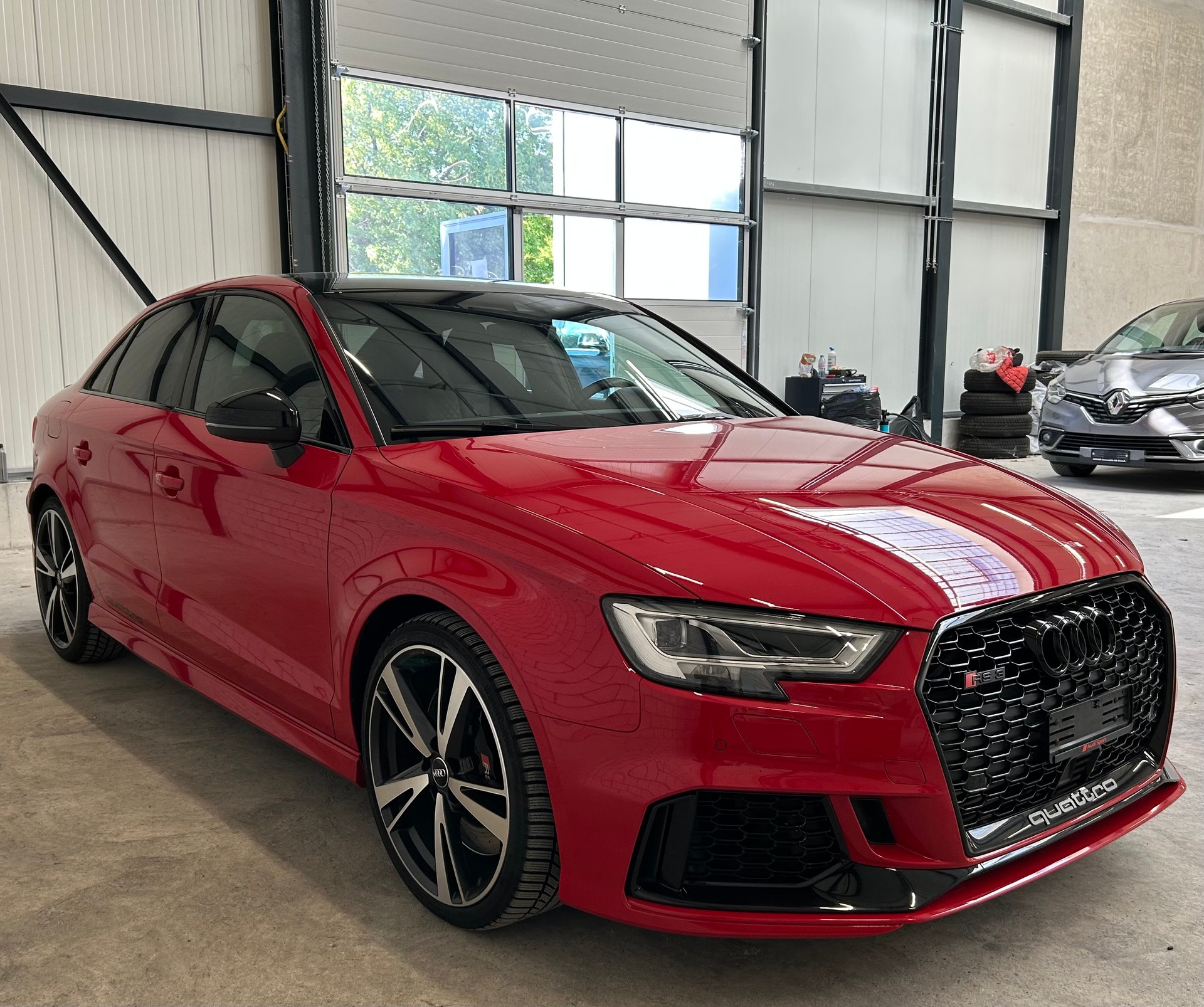 AUDI RS3 Limousine 2.5 TSI quattro S-tronic-image-2