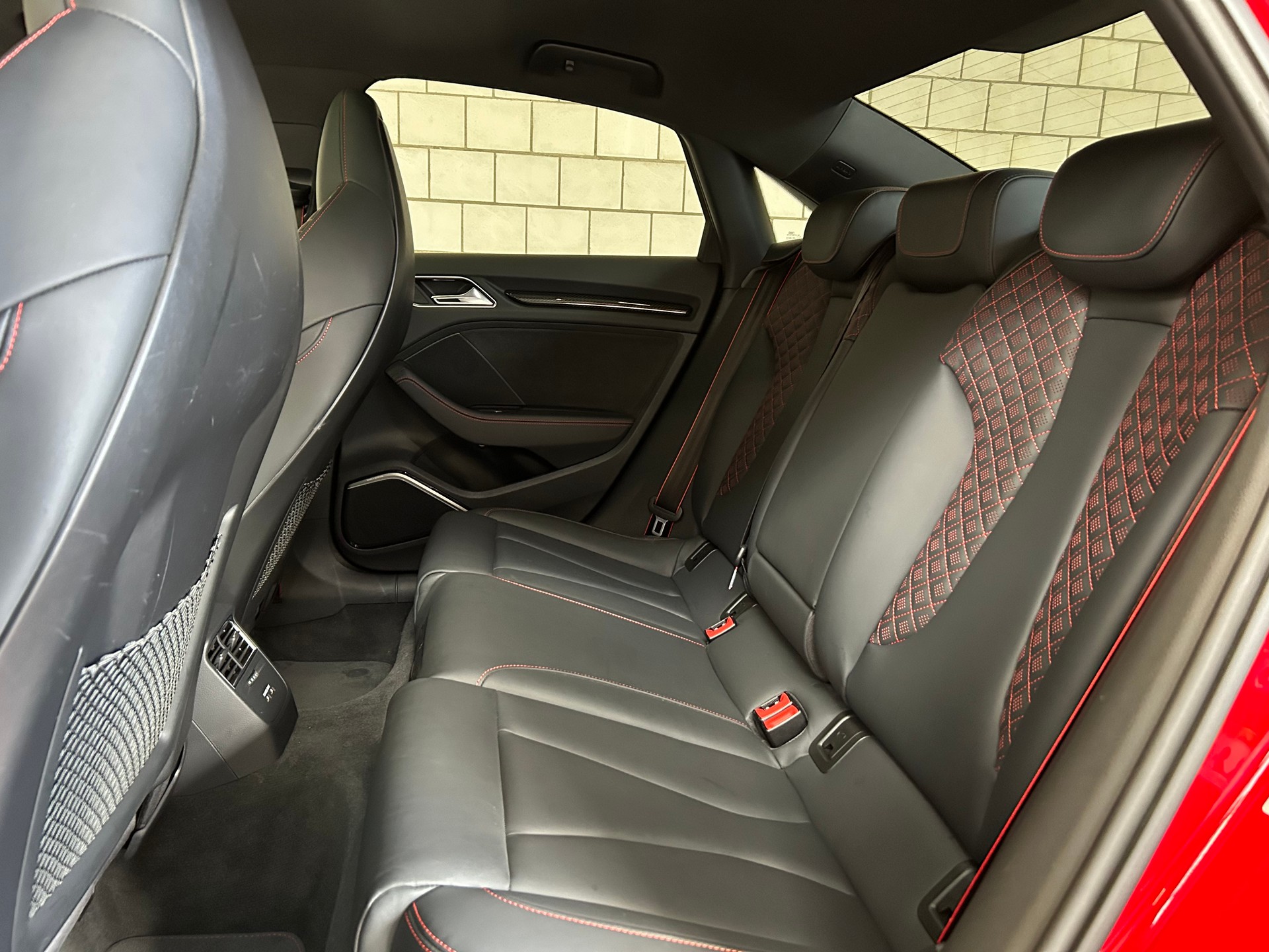 AUDI RS3 Limousine 2.5 TSI quattro S-tronic-image-10