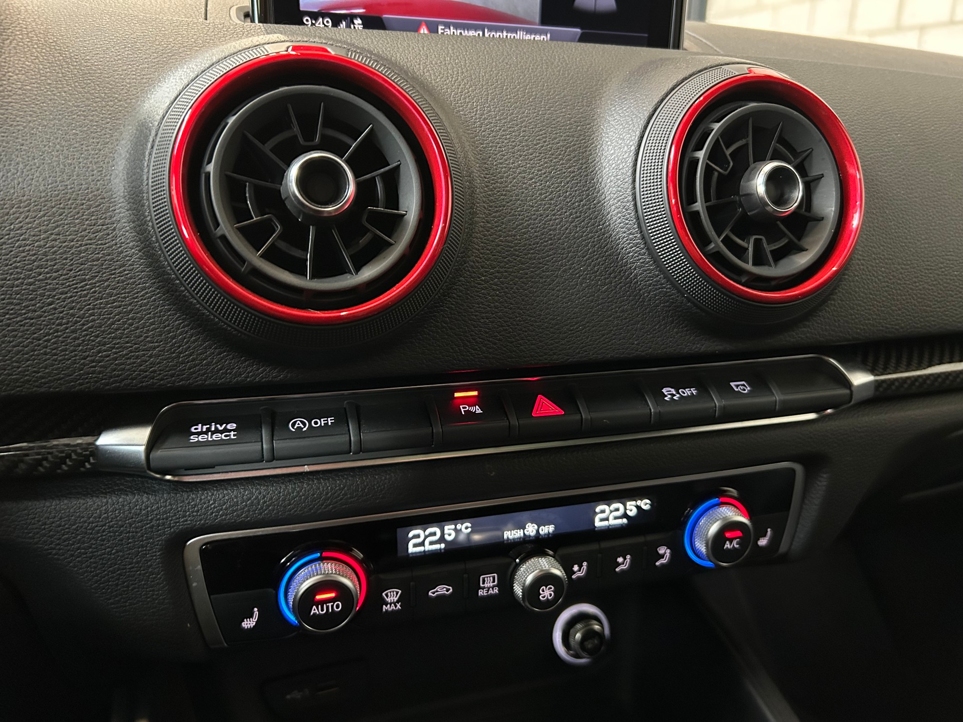 AUDI RS3 Limousine 2.5 TSI quattro S-tronic-image-13
