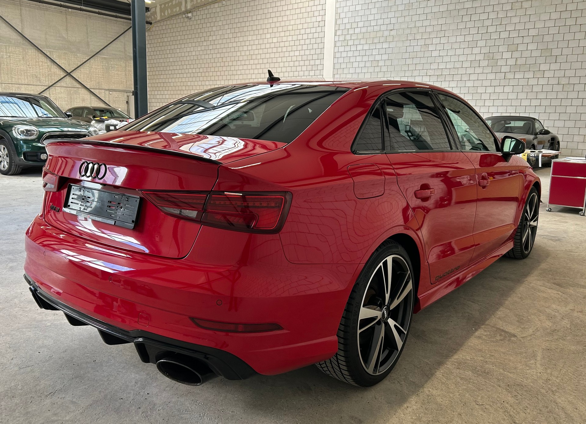 AUDI RS3 Limousine 2.5 TSI quattro S-tronic-image-3