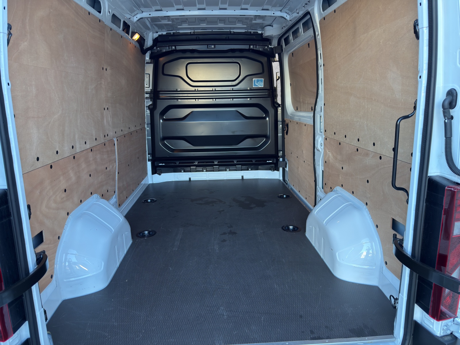 RENAULT Master E-Tech 35 EV 87kWh L2H2-image-11