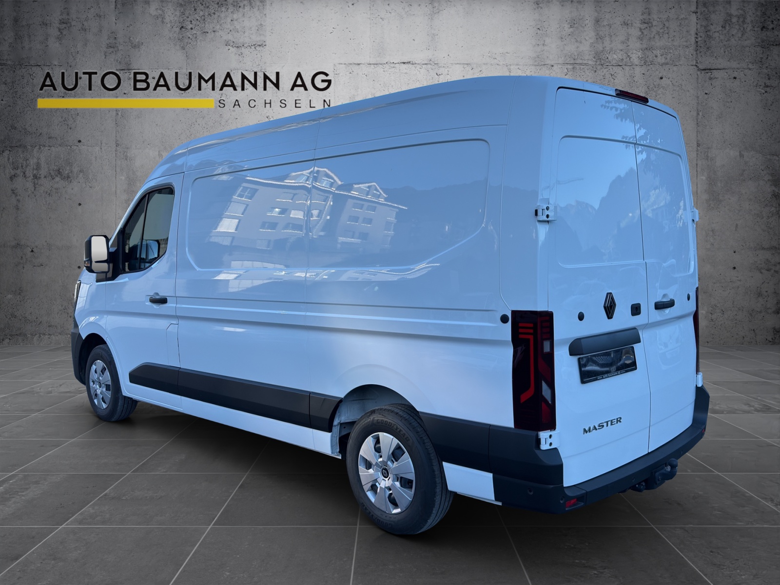 RENAULT Master E-Tech 35 EV 87kWh L2H2-image-6