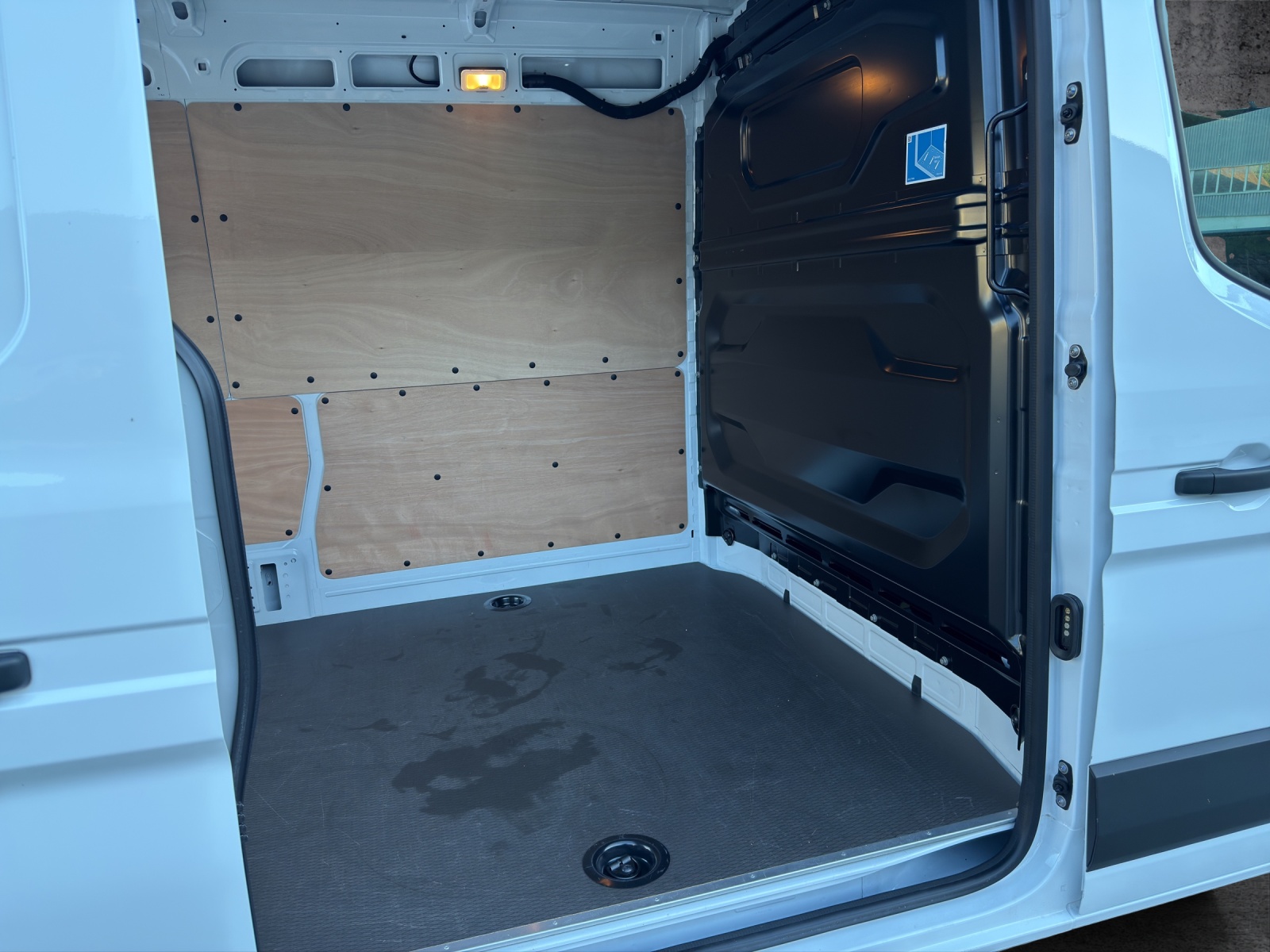 RENAULT Master E-Tech 35 EV 87kWh L2H2-image-10