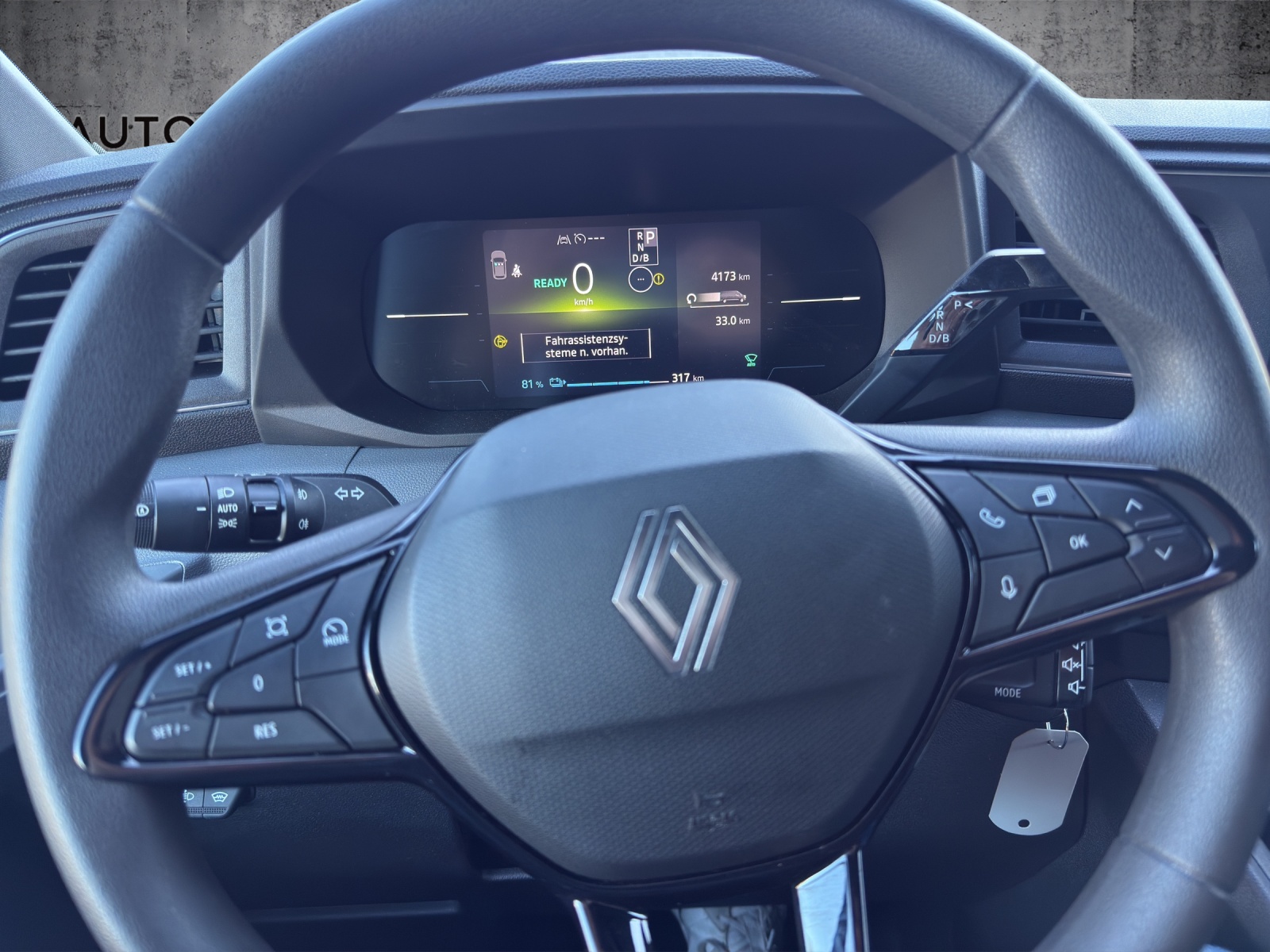 RENAULT Master E-Tech 35 EV 87kWh L2H2-image-9