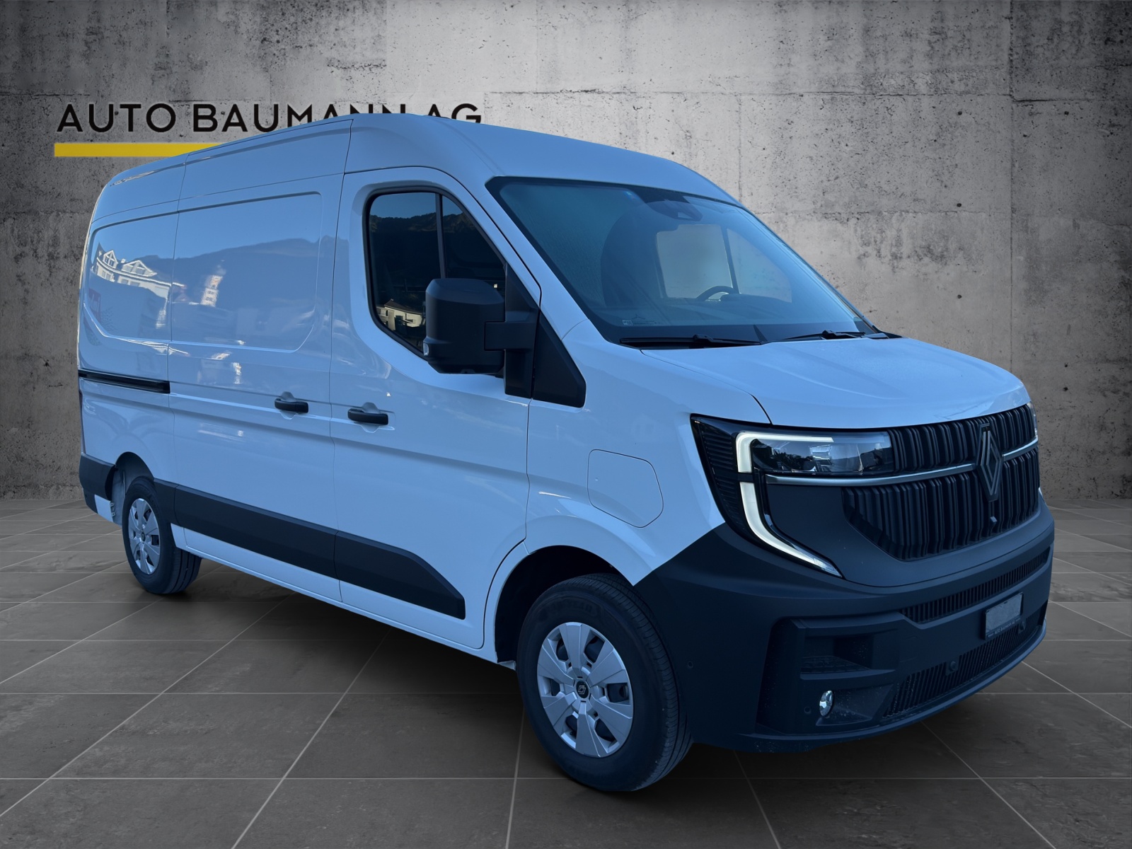RENAULT Master E-Tech 35 EV 87kWh L2H2-image-1