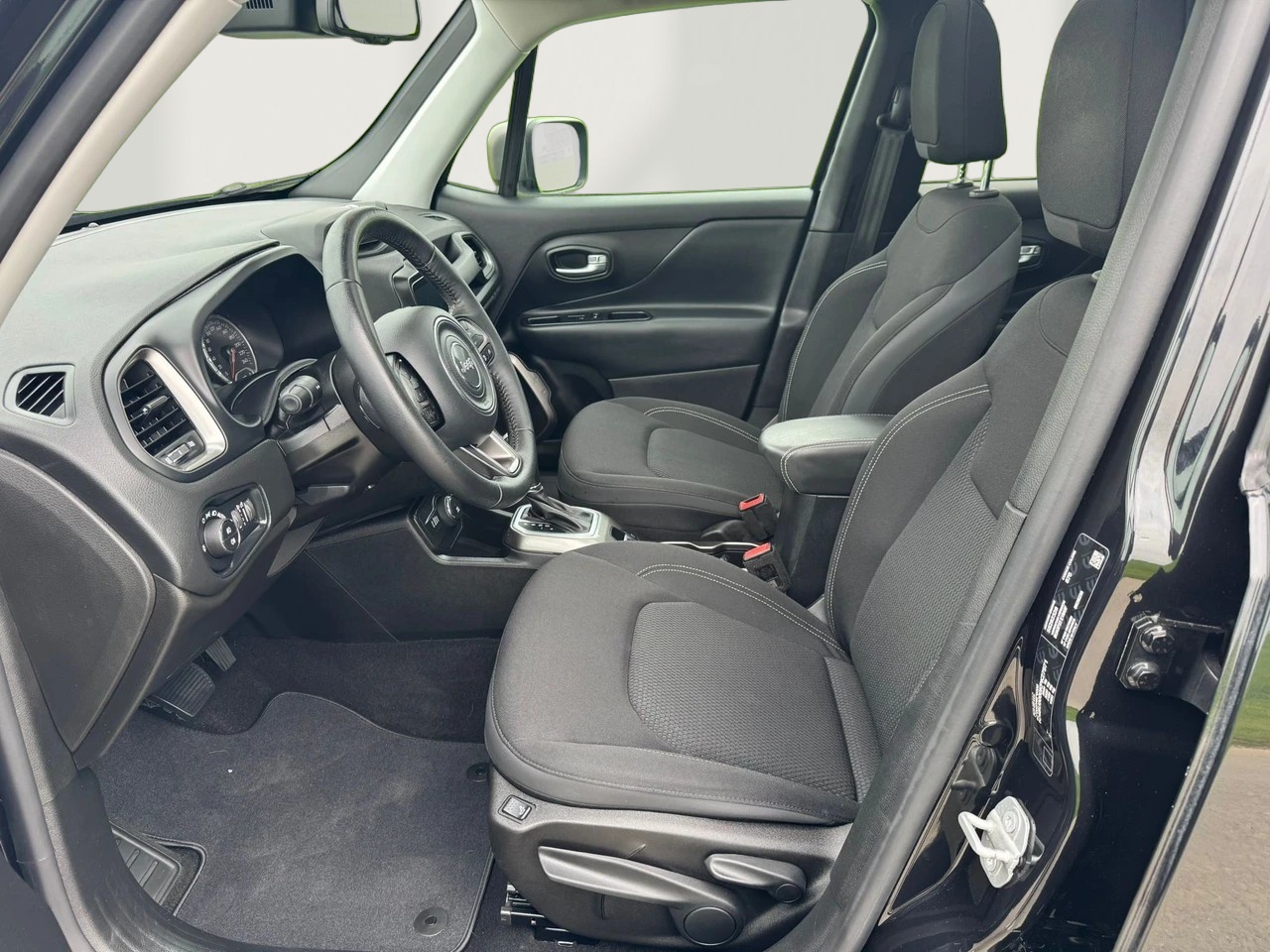 JEEP Renegade 1.3 Turbo Limited AWD-image-8