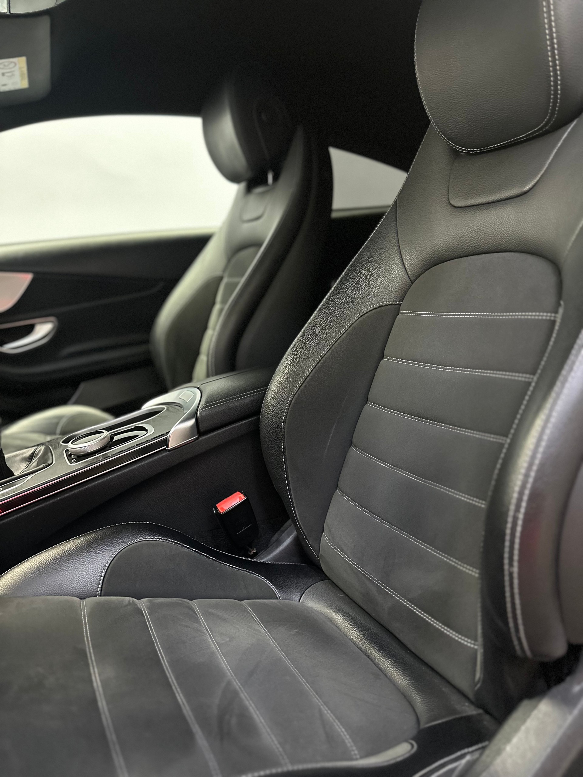 MERCEDES-BENZ C 200 AMG Line Coupé-image-13