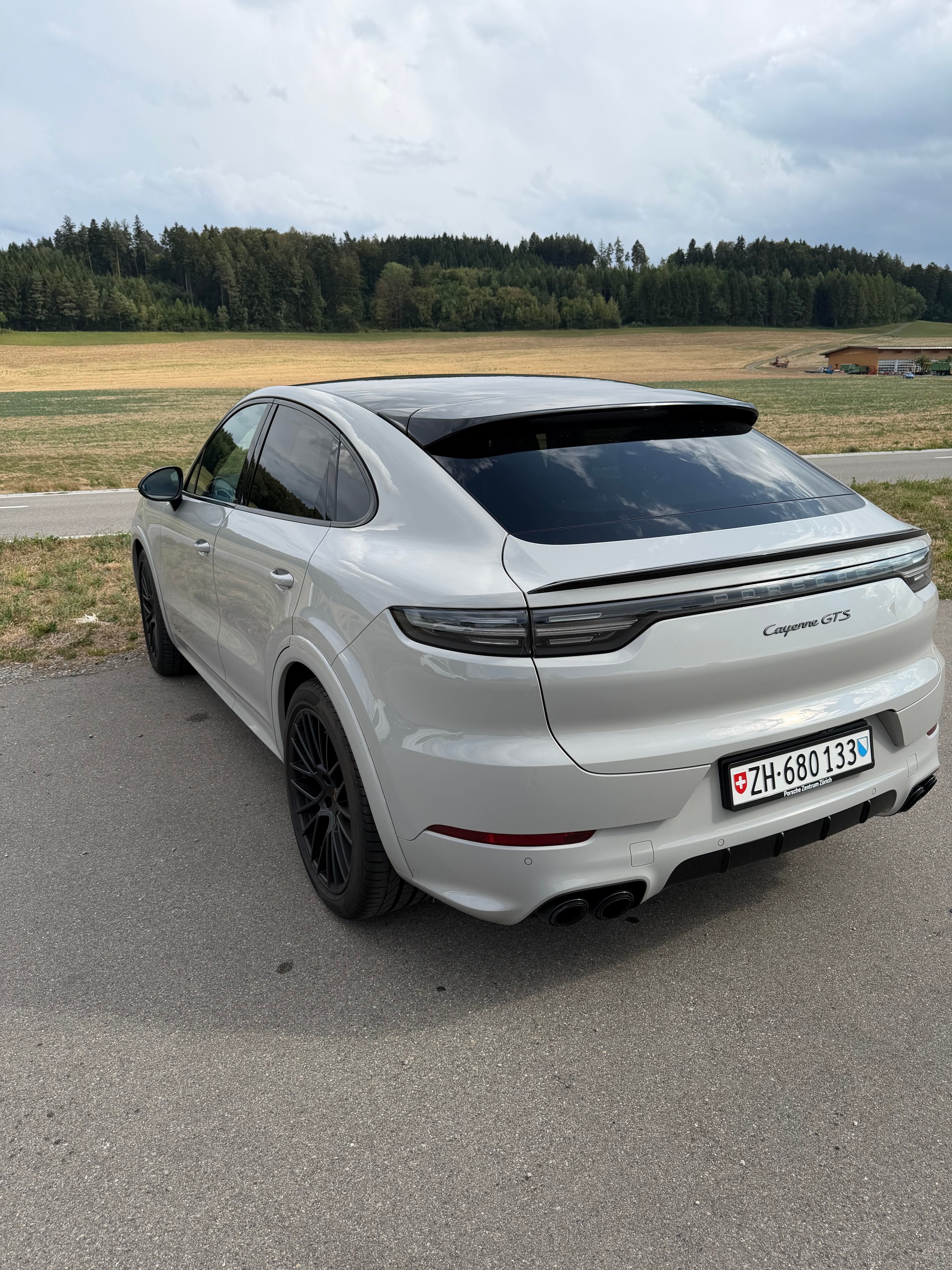 PORSCHE 4.0 V8 GTS Coupé-image-3